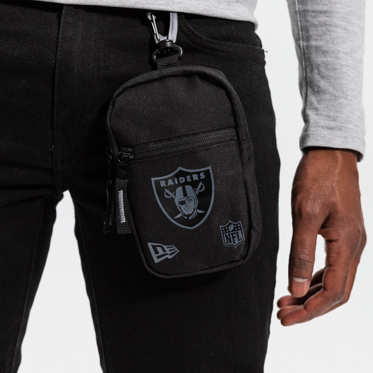 Femei geantă NEW ERA BORSETĂ NFL MINI POUCH RAIDERS OAKLAND RAIDERS BLKBL 12145334 Negru