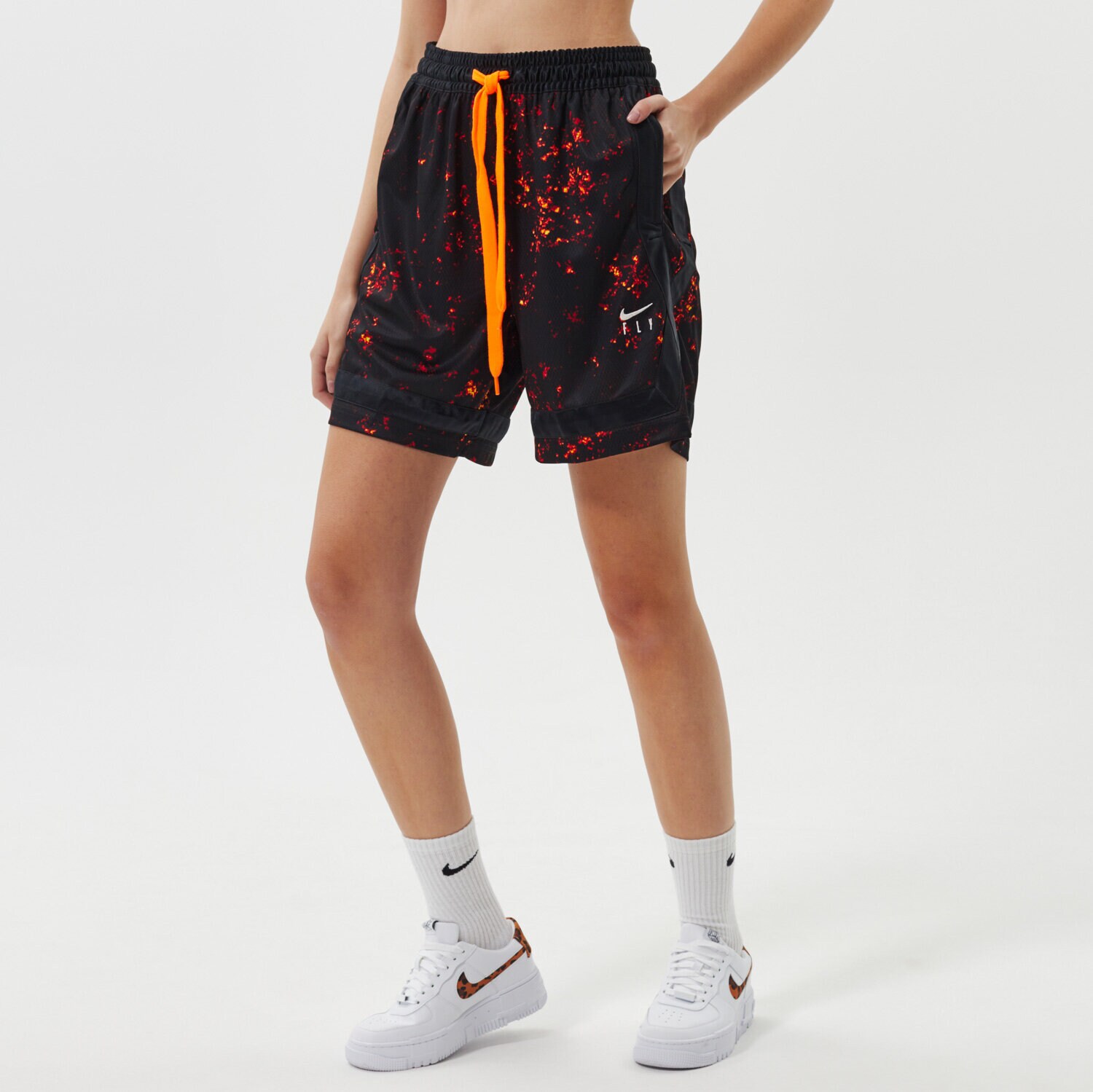 Femei pantaloni scurți NIKE PANTALONI SCURȚI W NK FLY SEASONAL CROSSOVER NBA DH0643-010 Negru
