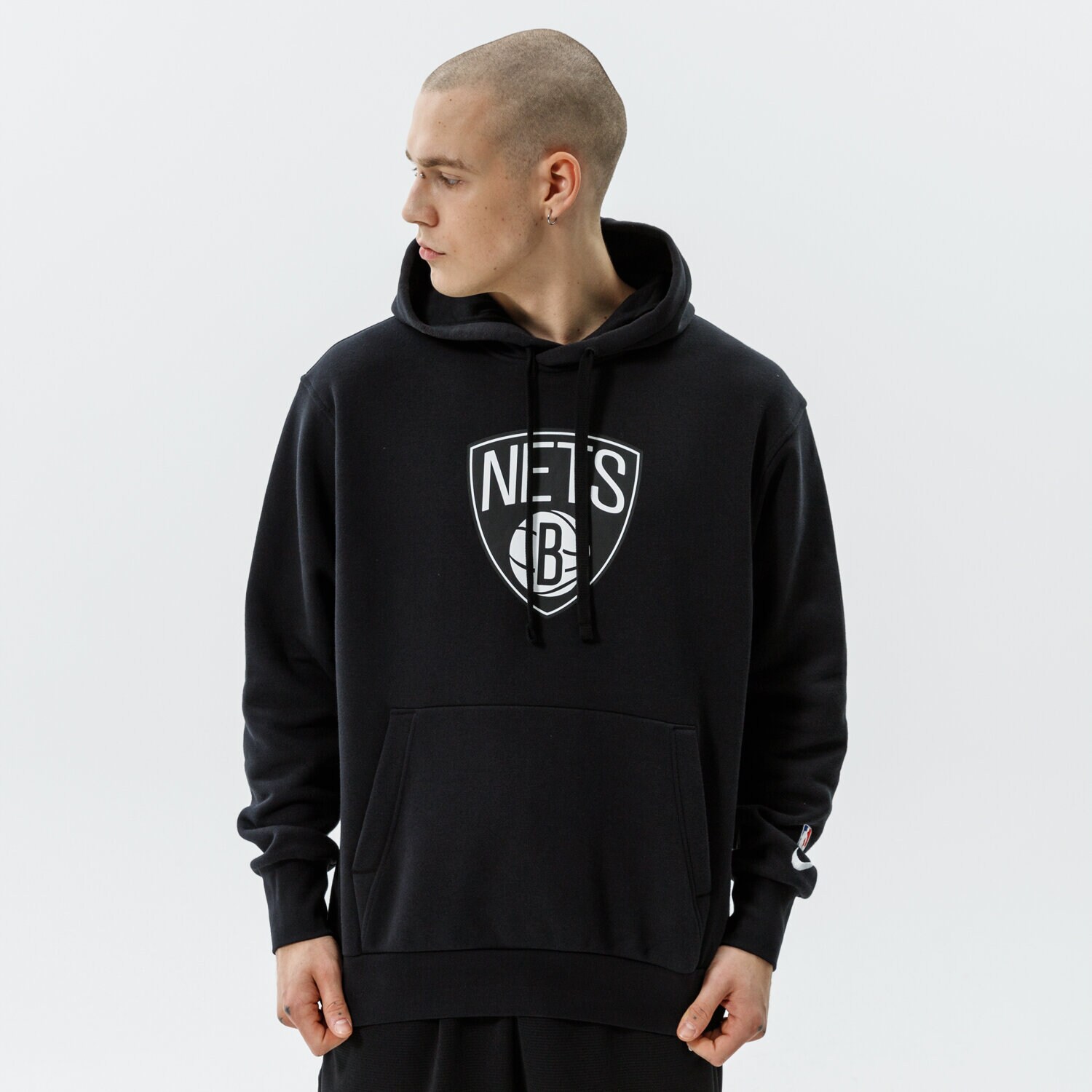 Bărbați bluză NIKE BLUZĂ CU GLUGĂ BKN M NK PO FLC ESSNTL NBA DB1816-010 Negru