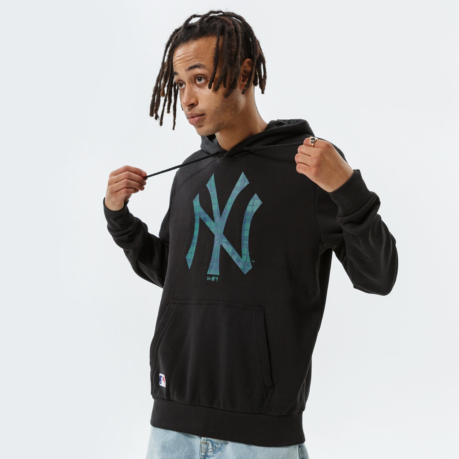 Bărbați bluză NEW ERA BLUZĂ CU GLUGĂ MLB CAMO INFILL PO HOODY NEYYAN BLKNO 12827257 Negru