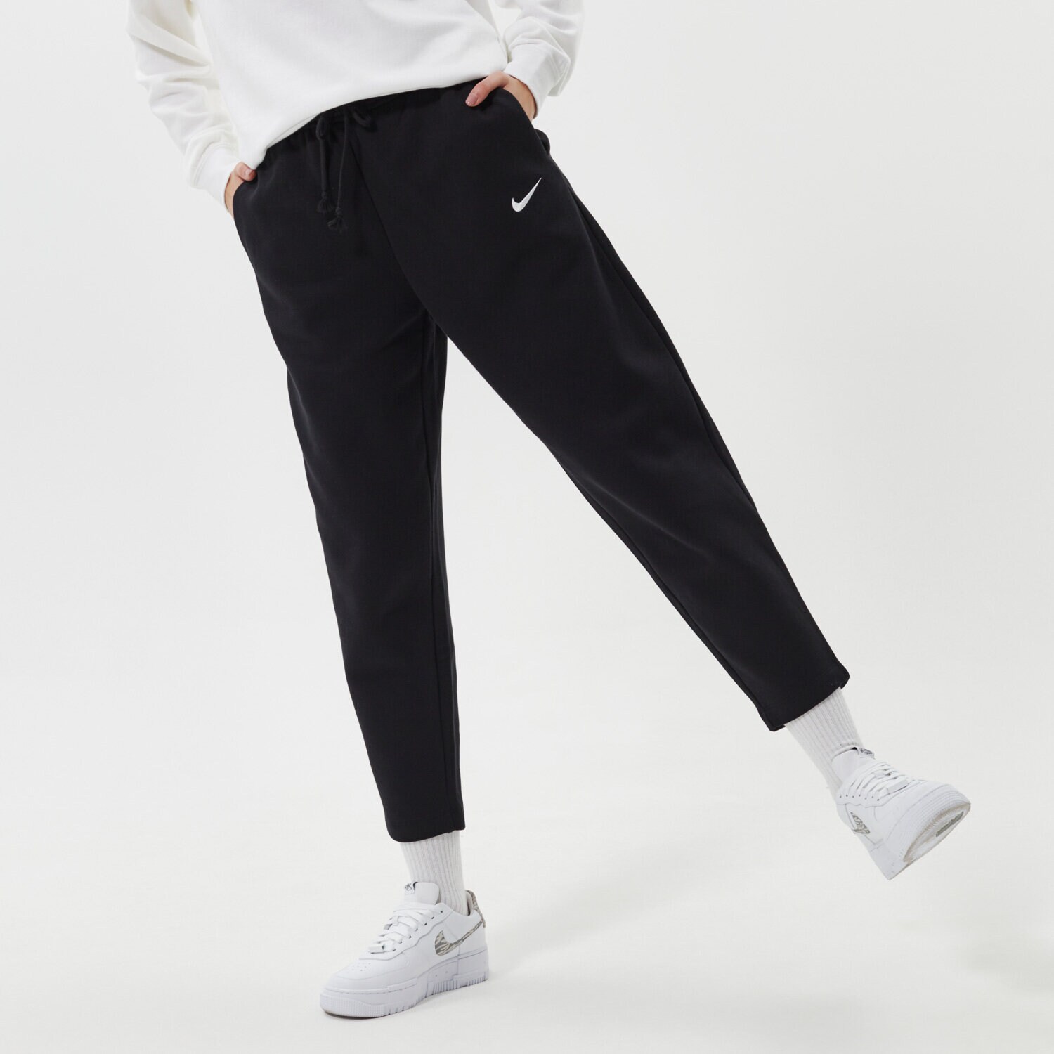Femei pantaloni NIKE PANTALONI  W NSW ESSNTL FLC MR PNT CLCTN DD5636-010 Negru