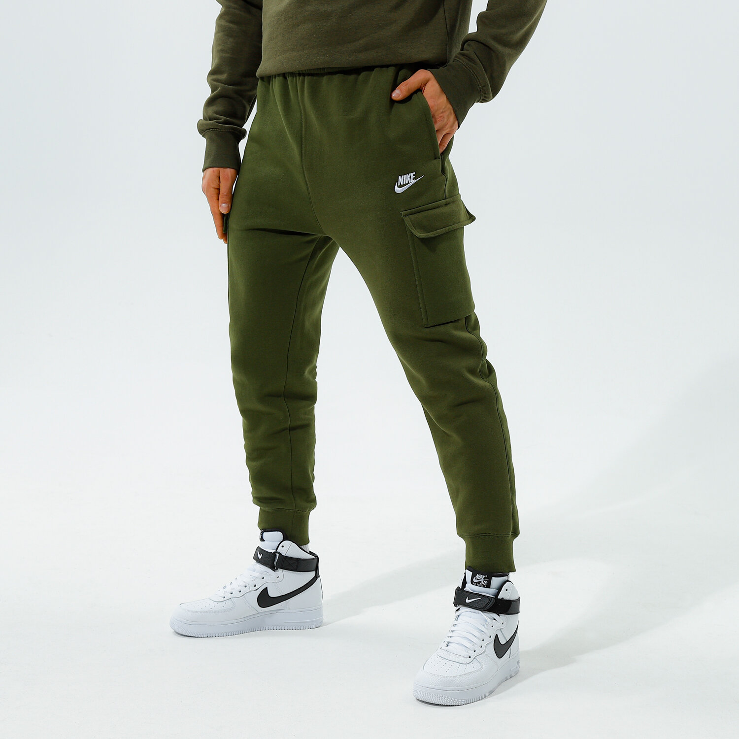 Bărbați pantaloni NIKE PANTALONI  NIKE SPORTSWEAR CLUB FLEECE CD3129-326 Kaki
