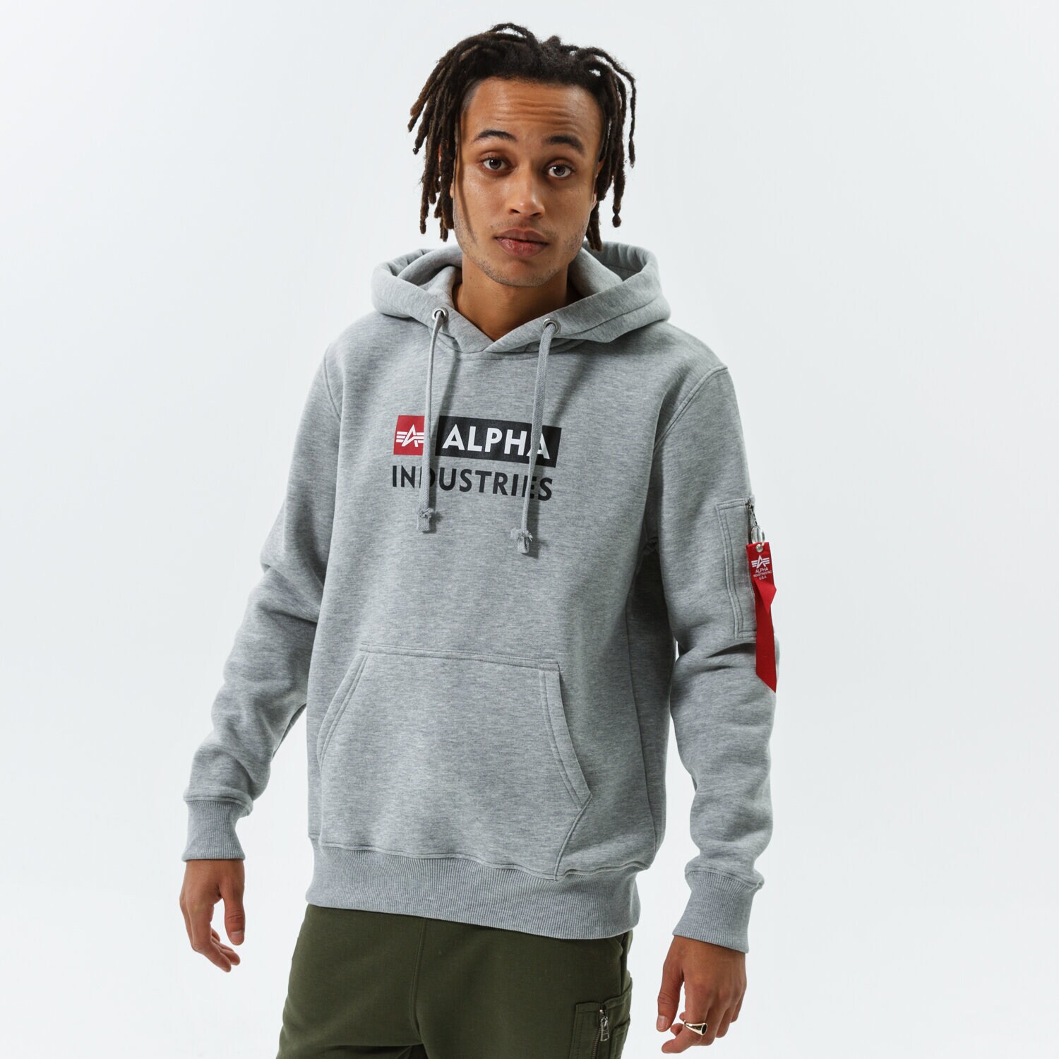 Bărbați bluză ALPHA INDUSTRIES BLUZĂ CU GLUGĂ ALPHA BLOCK LOGO HOODY 118338-17 Gri