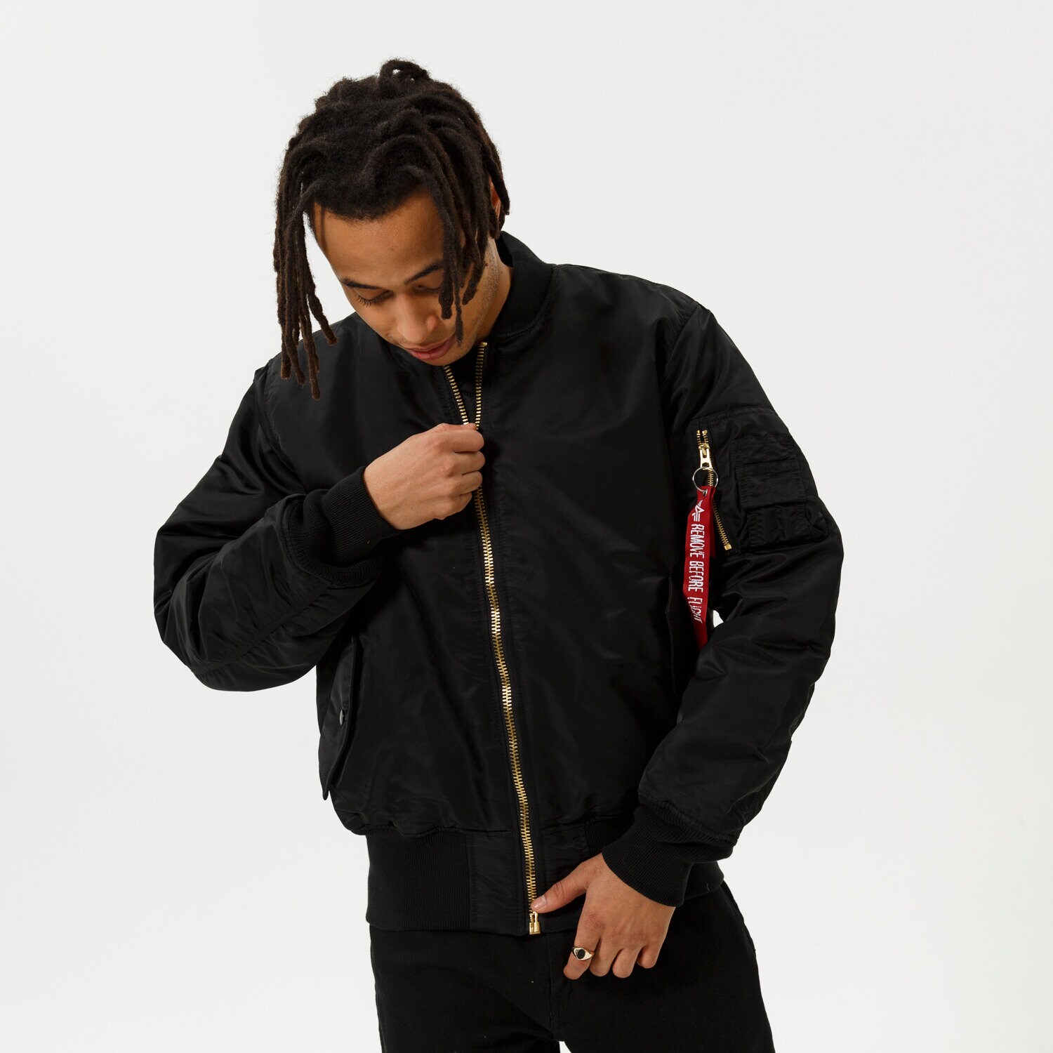Bărbați eacă de iarnă ALPHA INDUSTRIES JACHETĂ MA-1 100101-03 Negru