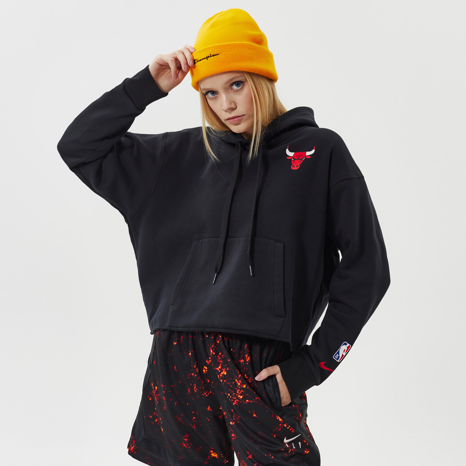 Femei bluză NIKE BLUZĂ CU GLUGĂ CHI W NK PO FLC ESSNTL NBA DB1456-010 Negru