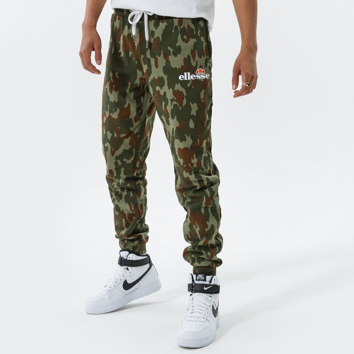 Bărbați pantaloni ELLESSE PANTALONI  NIORO CAMO JOG PANT KHA SHK12436506 Portocaliu