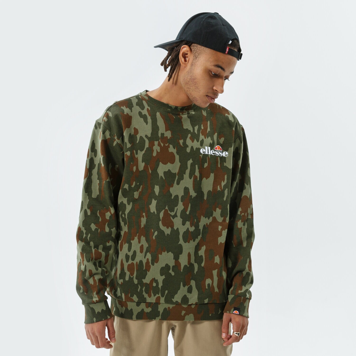 Bărbați bluză ELLESSE BLUZĂ FIERRO CAMO SWEATSHIRT KHA SHK12432506 Mulicolor