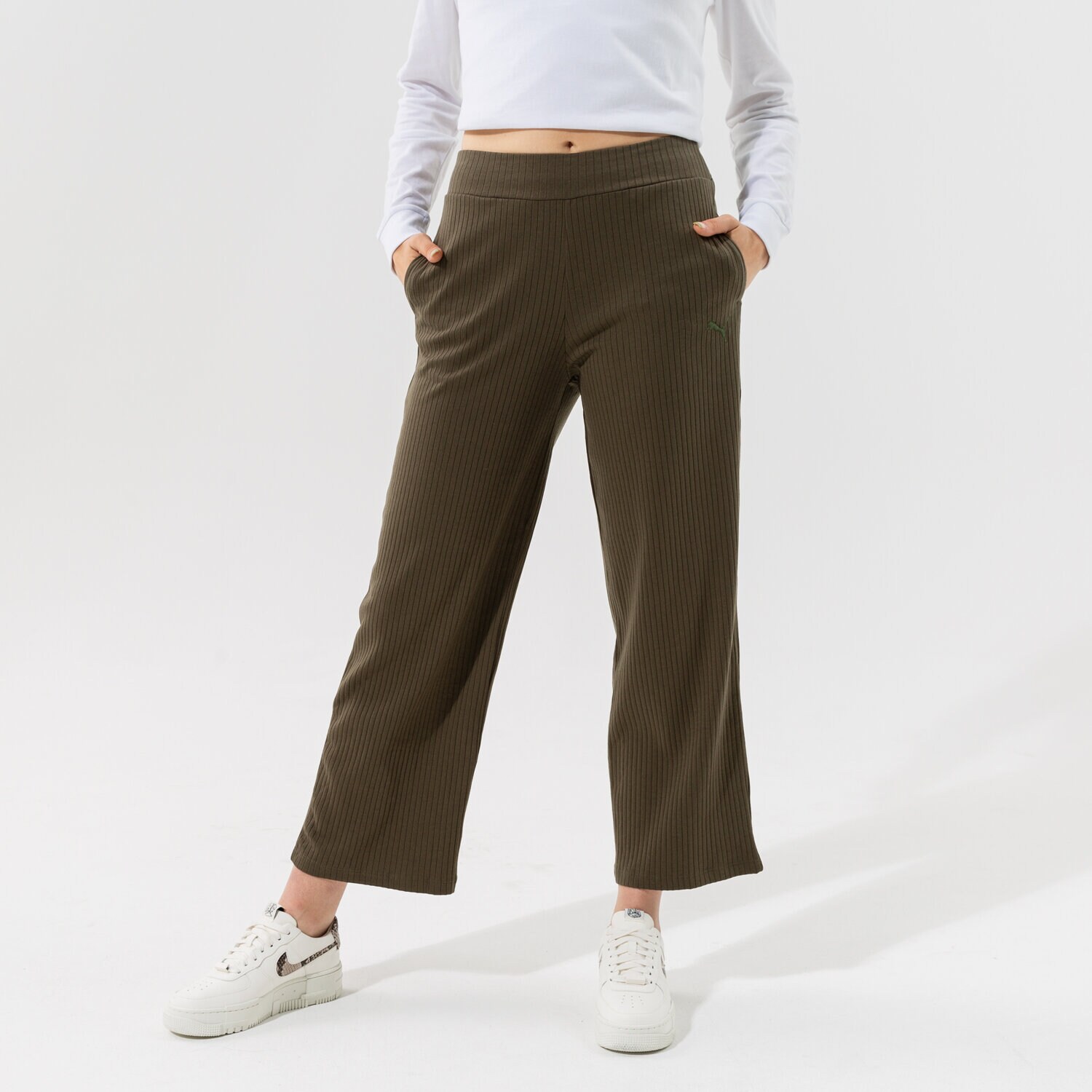 Femei pantaloni PUMA PANTALONI  HER RIBBED WIDE PANTS - GRAPE LEAF 58952544 Kaki
