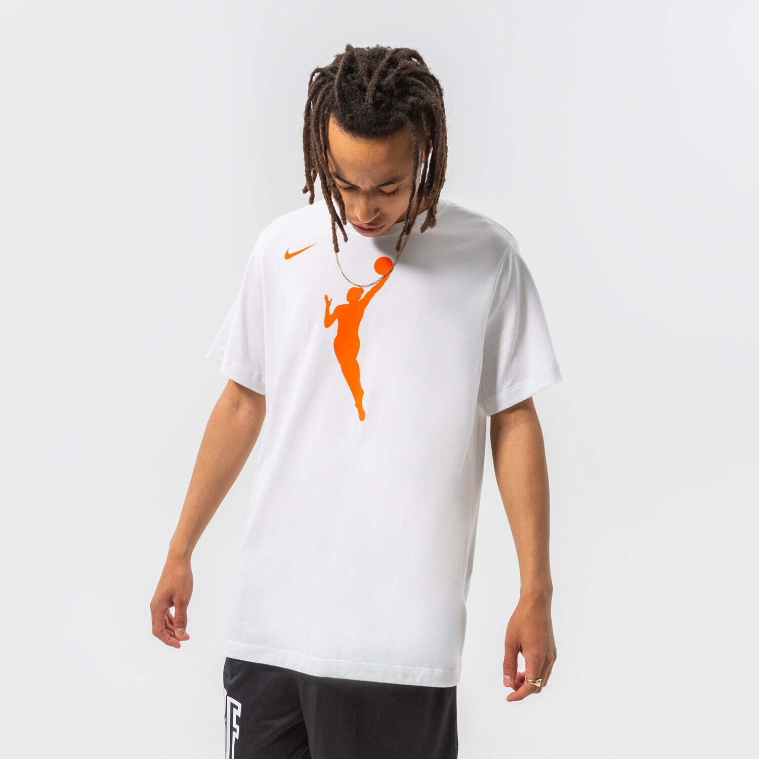 Femei tricou NIKE TRICOU WNBA U NK DF TEAM 13 SS TEE NBA DR9316-100 Alb