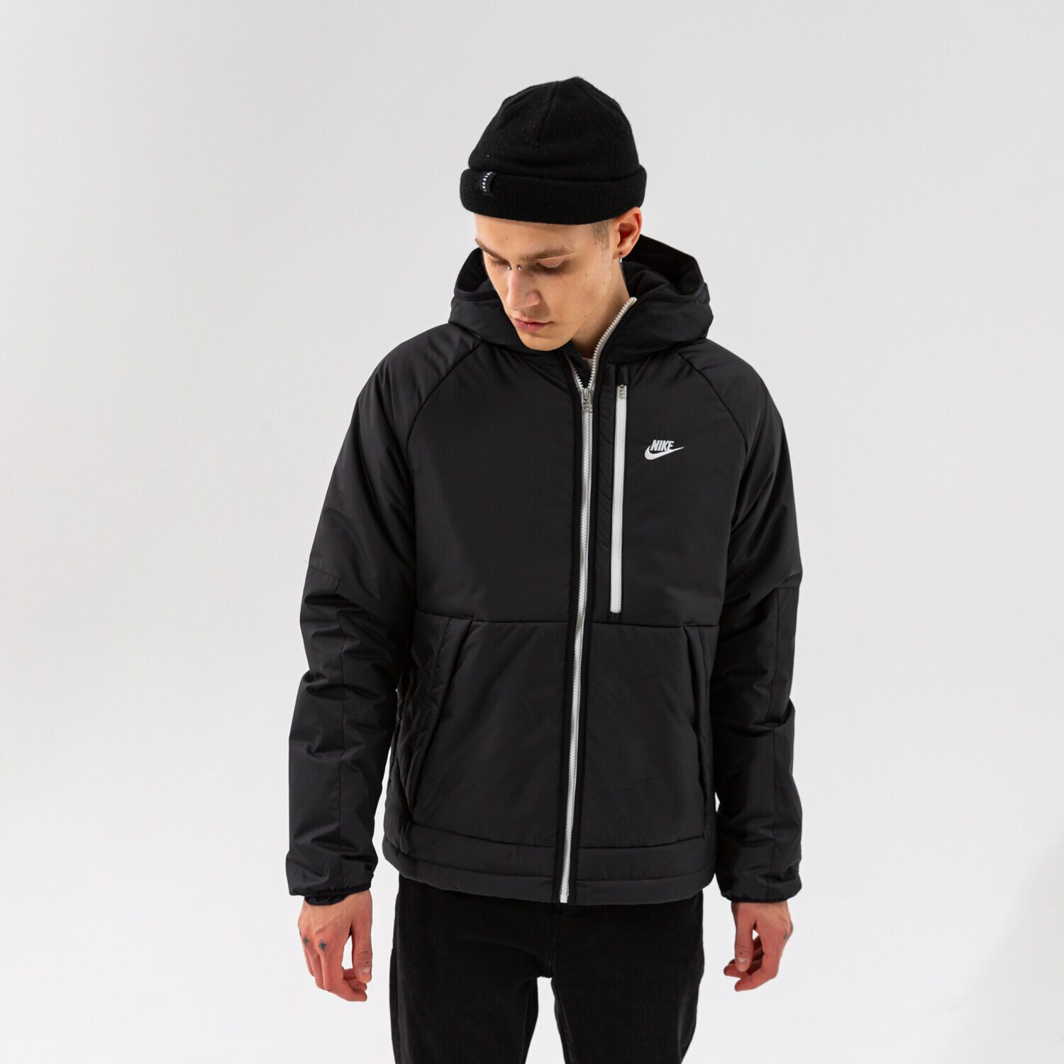 Bărbați eacă de iarnă NIKE JACHETĂ DE IARNĂ LEGACY THERMA-FIT JACKET DD6857-010 Negru