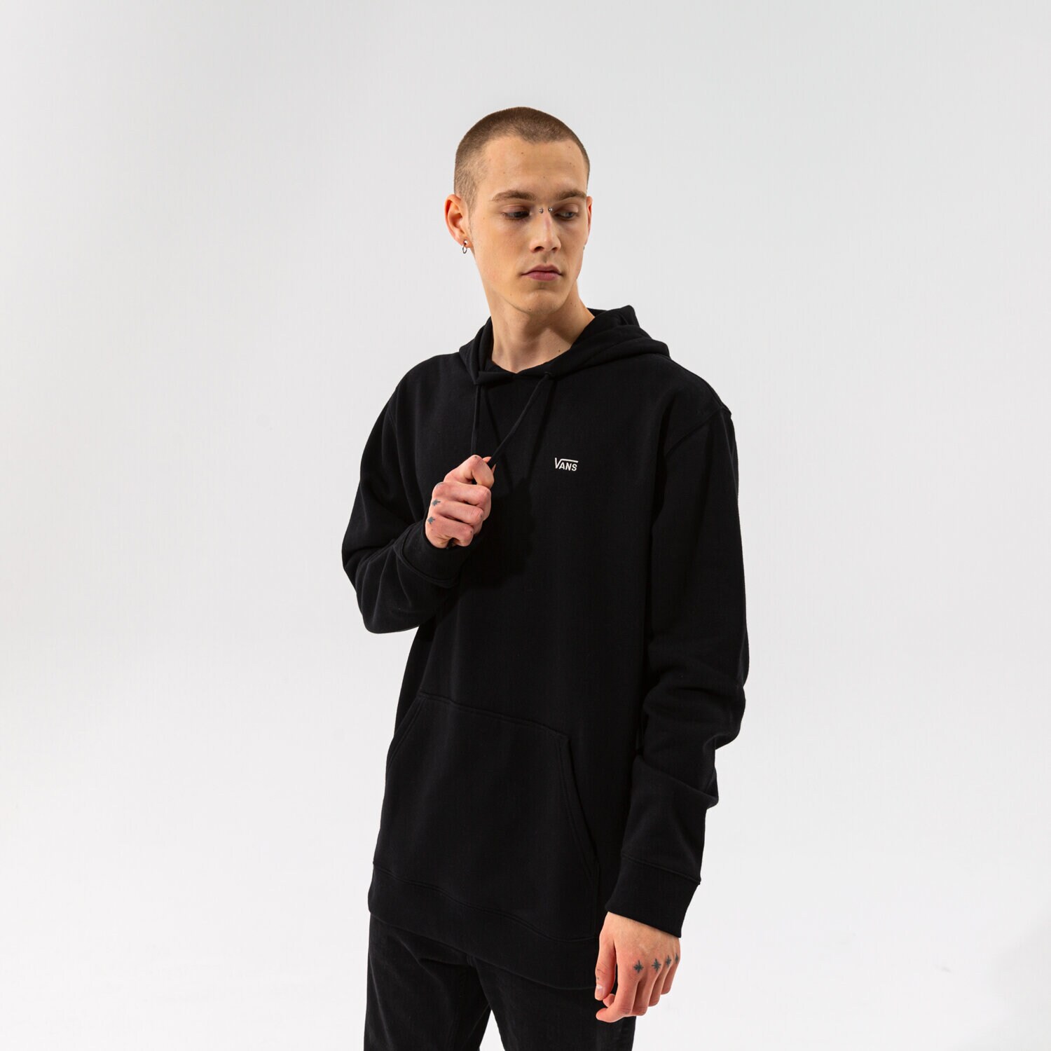 Bărbați bluză VANS BLUZĂ CU GLUGĂ BASIC PULLOVER FLEECE VN0A3HQ2BLK1 Negru