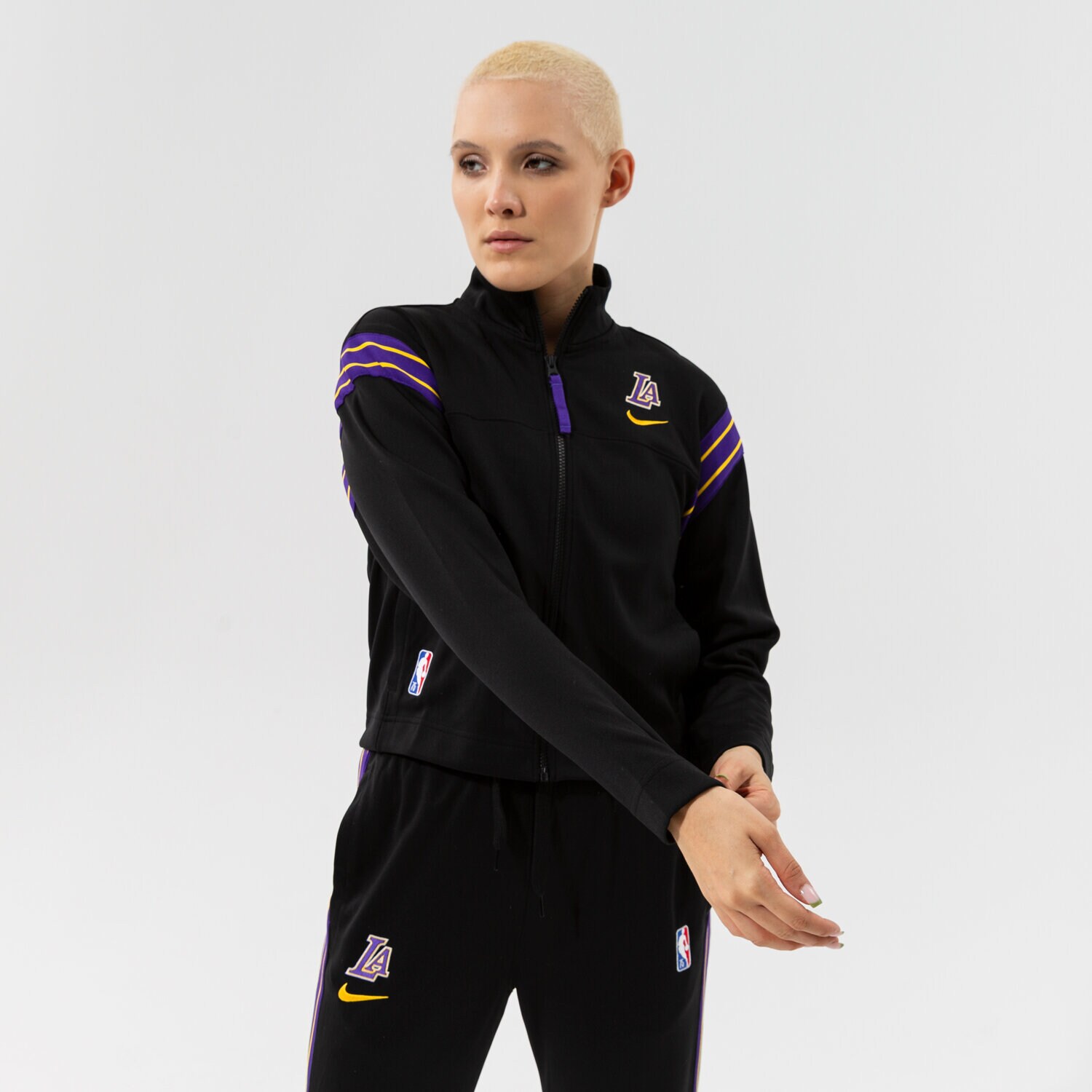 Femei geacă de iarnă NIKE JACHETĂ LAL W NK TRKST JKT CTS 75 NBA DB1400-010 Negru