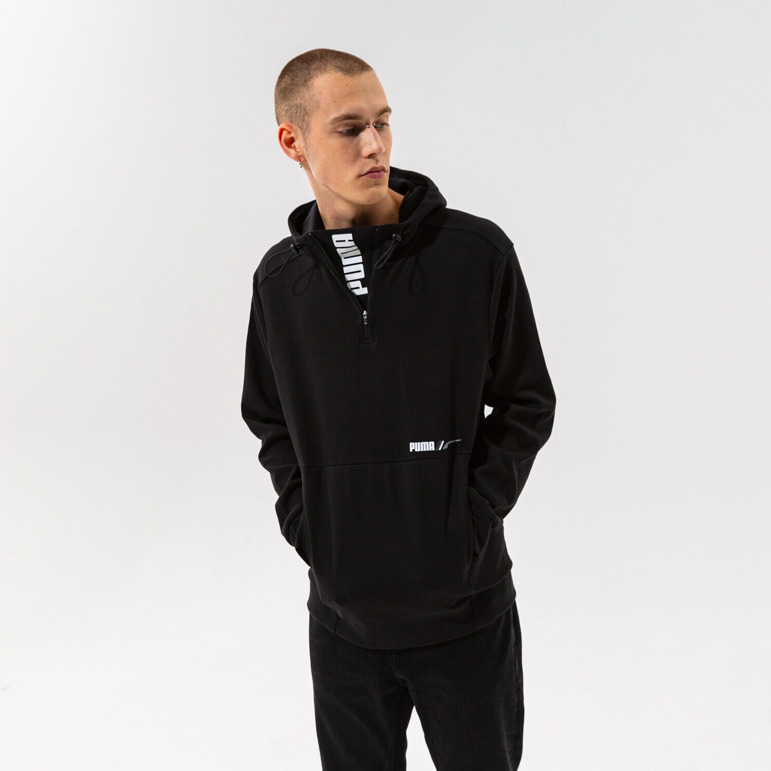 Bărbați bluză PUMA BLUZĂ CU GLUGĂ RAD/CAL HALF ZIP DK - PUMA BLACK 58938901 Negru