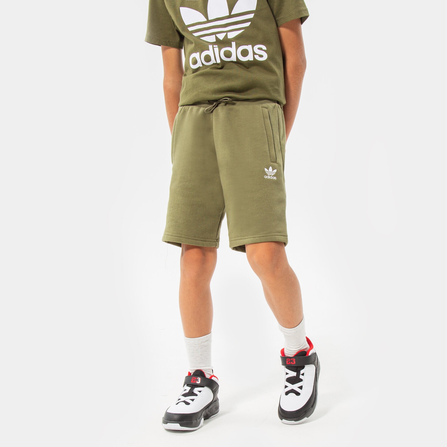 Pantaloni scurți și rochii pentru copii ADIDAS PANTALONI SCURȚI BOY HD2063 Kaki