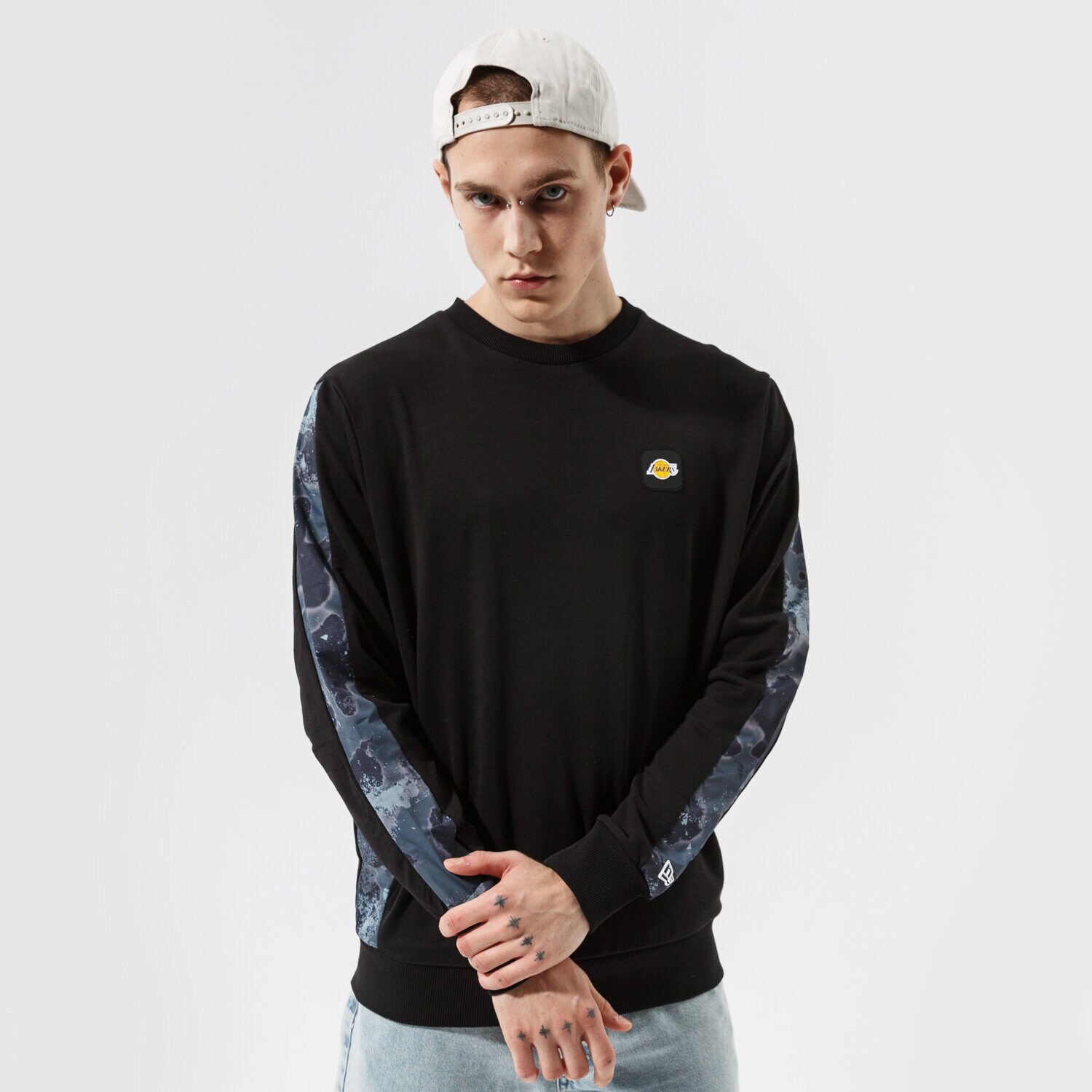 Bărbați bluză NEW ERA BLUZĂ NEW ERA OUTDR UTLTY PANEL CRW LOSLAK BLK 12827167 Negru