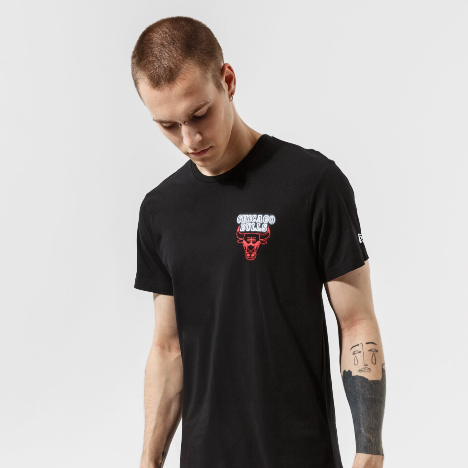 Bărbați tricou NEW ERA TRICOU NBA NEON TEE CHIBUL BLK 12827212 Negru
