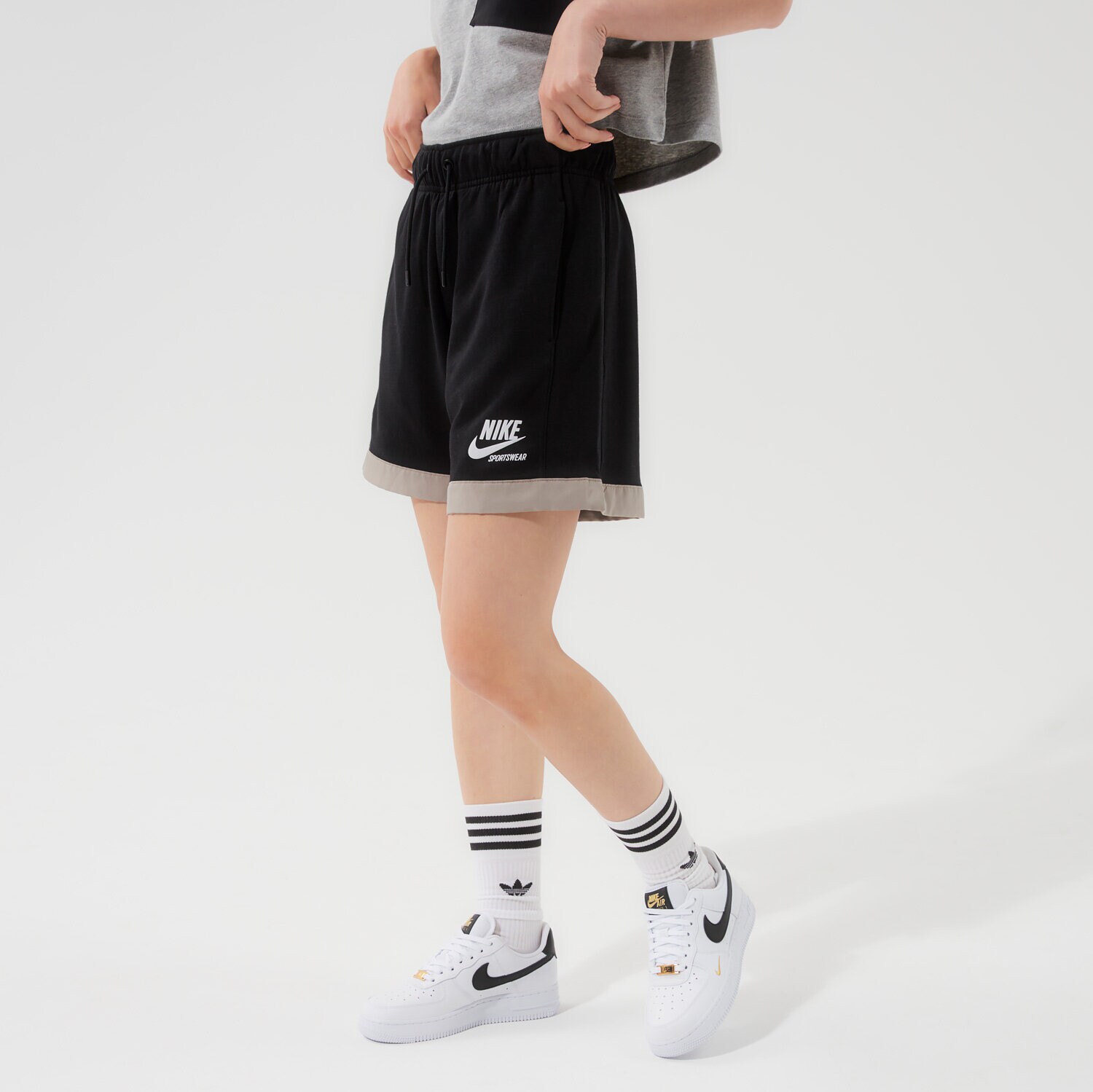 Femei pantaloni scurți NIKE PANTALONI SCURȚI W NSW FLC MR SHORT HTG DD5681-010 Negru