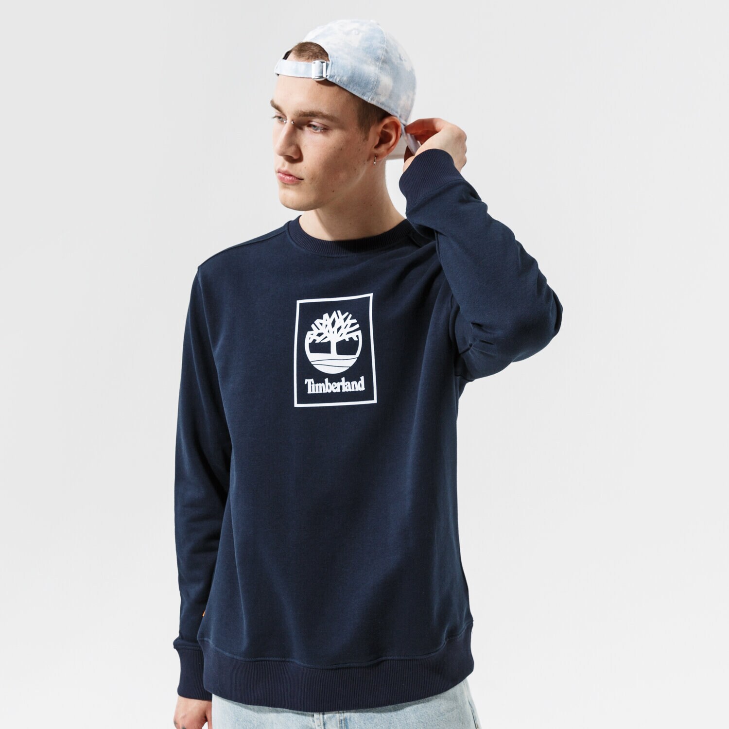 Bărbați bluză TIMBERLAND BLUZĂ TREE LOGO CREW DARK SAPPHIRE TB0A5PJ84331 Bleumarin