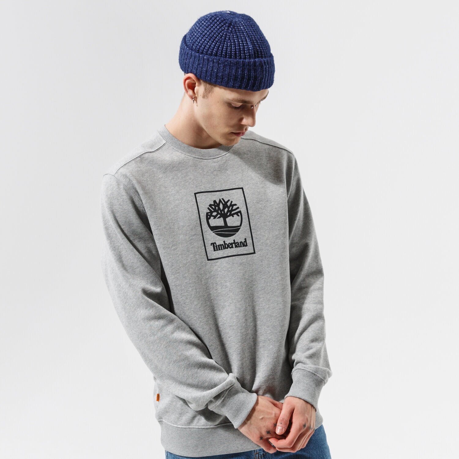 Bărbați bluză TIMBERLAND BLUZĂ TREE LOGO CREW MEDIUM GREY HEATHER TB0A5PJ80521 Gri
