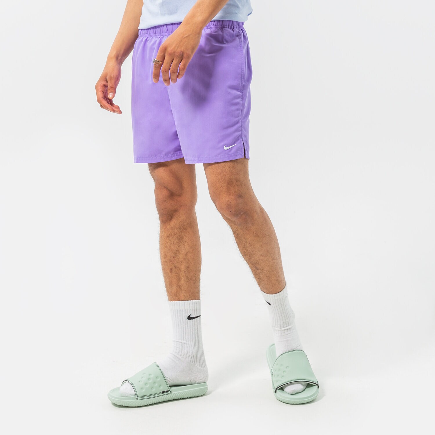Femei pantaloni scurți NIKESWIM PANTALONI SCURȚI ESSENTIAL 5" NESSA560531 Violet