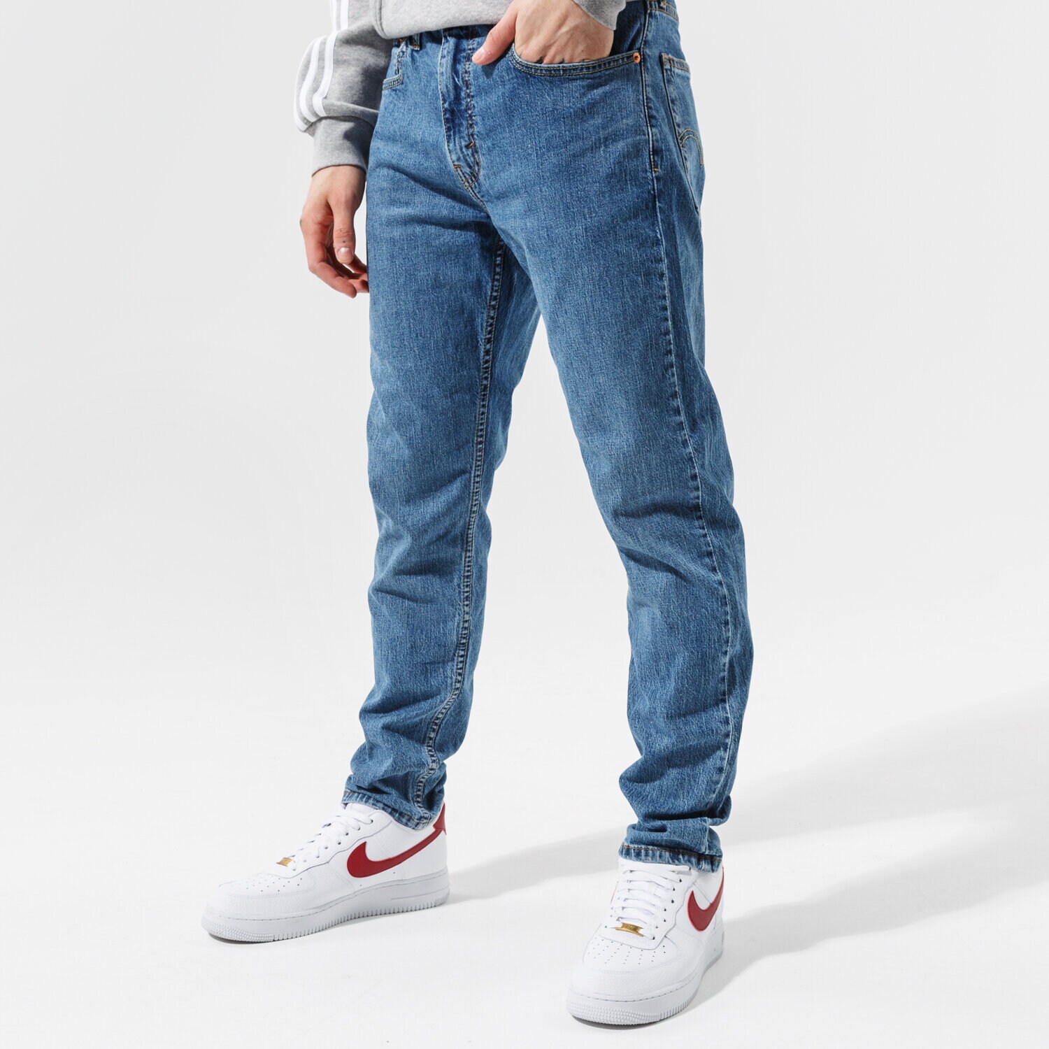 Bărbați pantaloni LEVI'S PANTALONI 502 TAPER HI BALL 577830099 Albastru