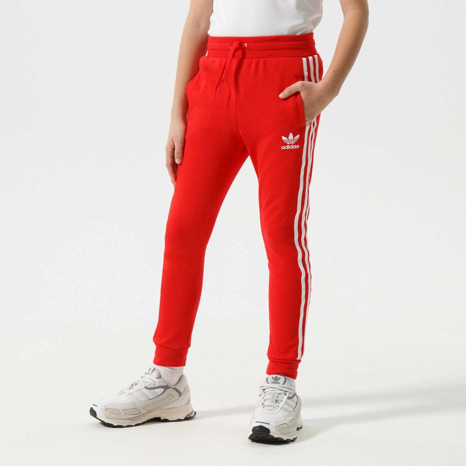 Pantaloni pentru copii ADIDAS PANTALONI TREFOIL PANTS BOY HD2037 Roșu