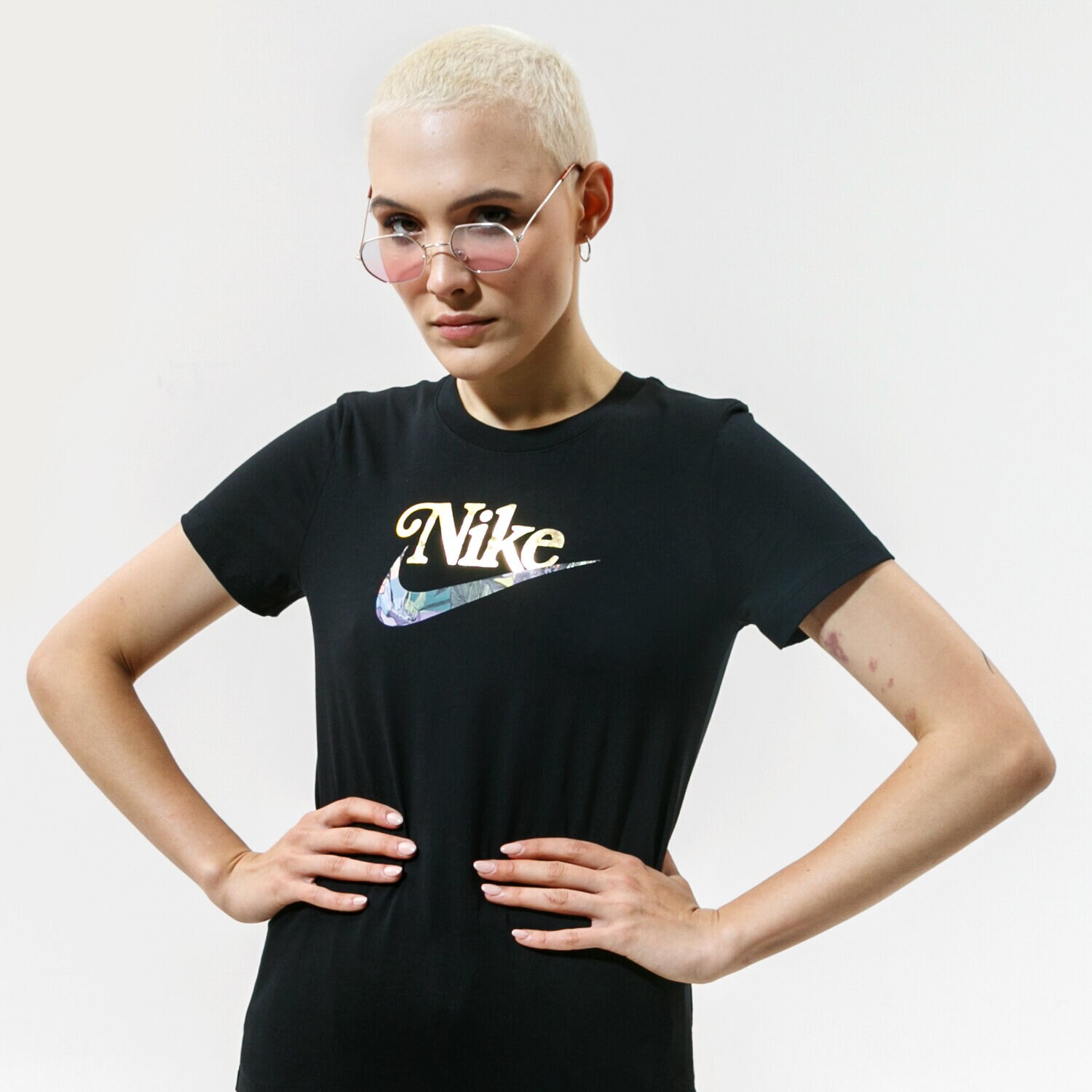Femei tricou NIKE TRICOU W NSW TEE FEMME DD1340-010 Negru