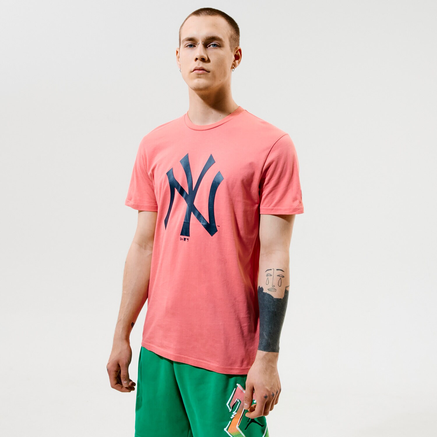 Bărbați tricou NEW ERA TRICOU MLB TEAM LOGO TEE NYY 12720140 Roz
