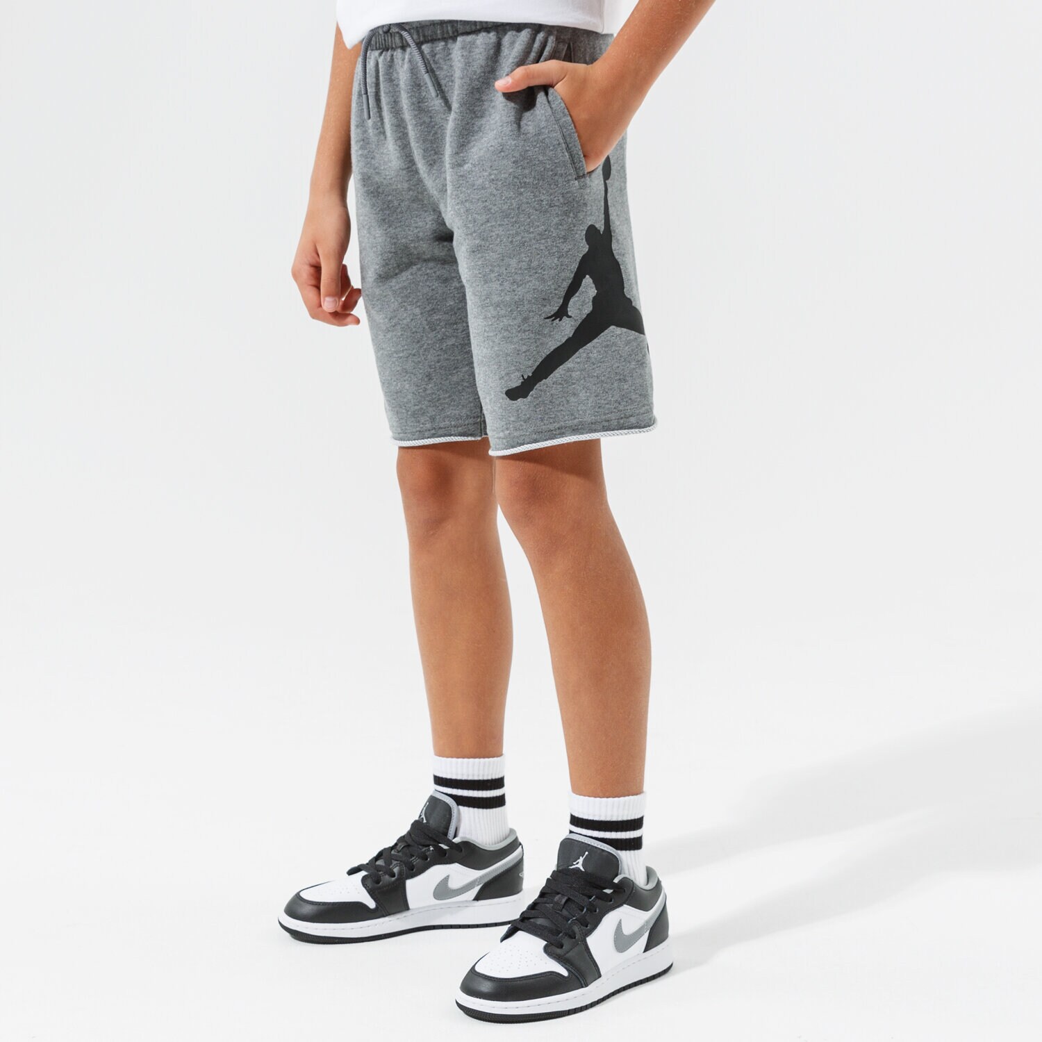 Pantaloni scurți și rochii pentru copii JORDAN PANTALONI SCURȚI JDB   JUMPMAN AIR FLEECE SHORT BOY 956129-GEH Gri
