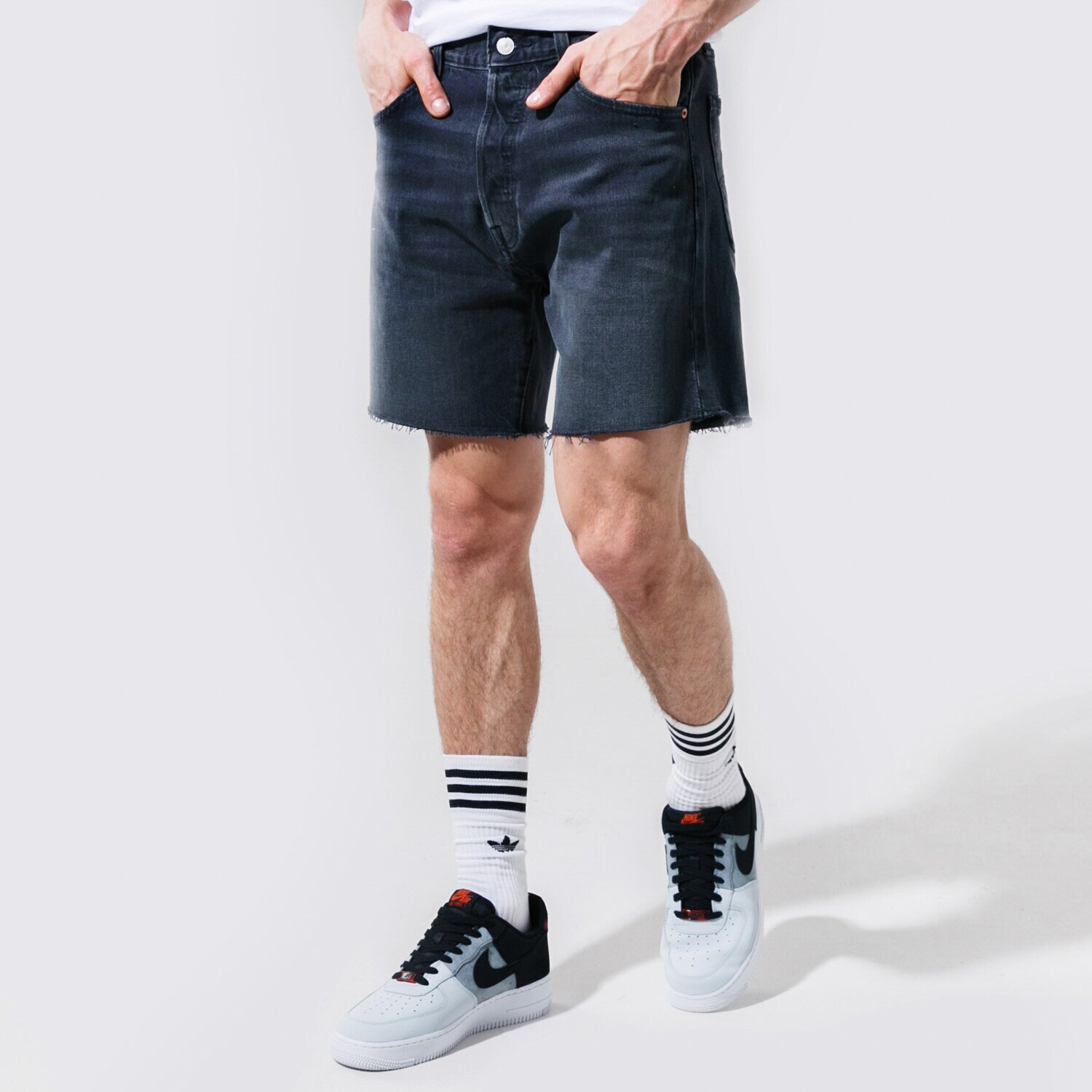 Femei pantaloni scurți LEVI'S PANTALONI  501 93 SHORTS 85221-0015 Negru