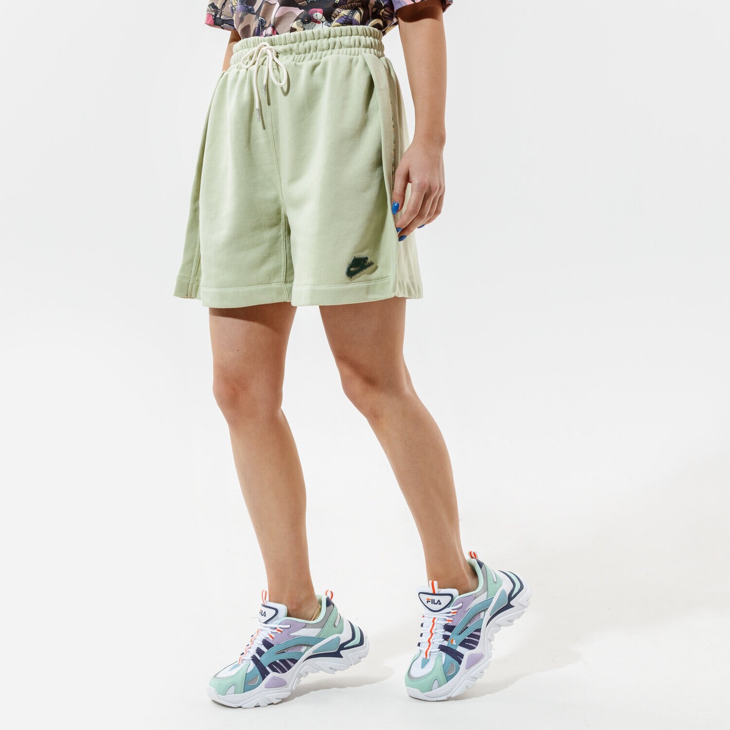 Femei pantaloni scurți NIKE PANTALONI SCURȚI W NSW SHORT EARTH DAY FT CZ9249-371 Verde