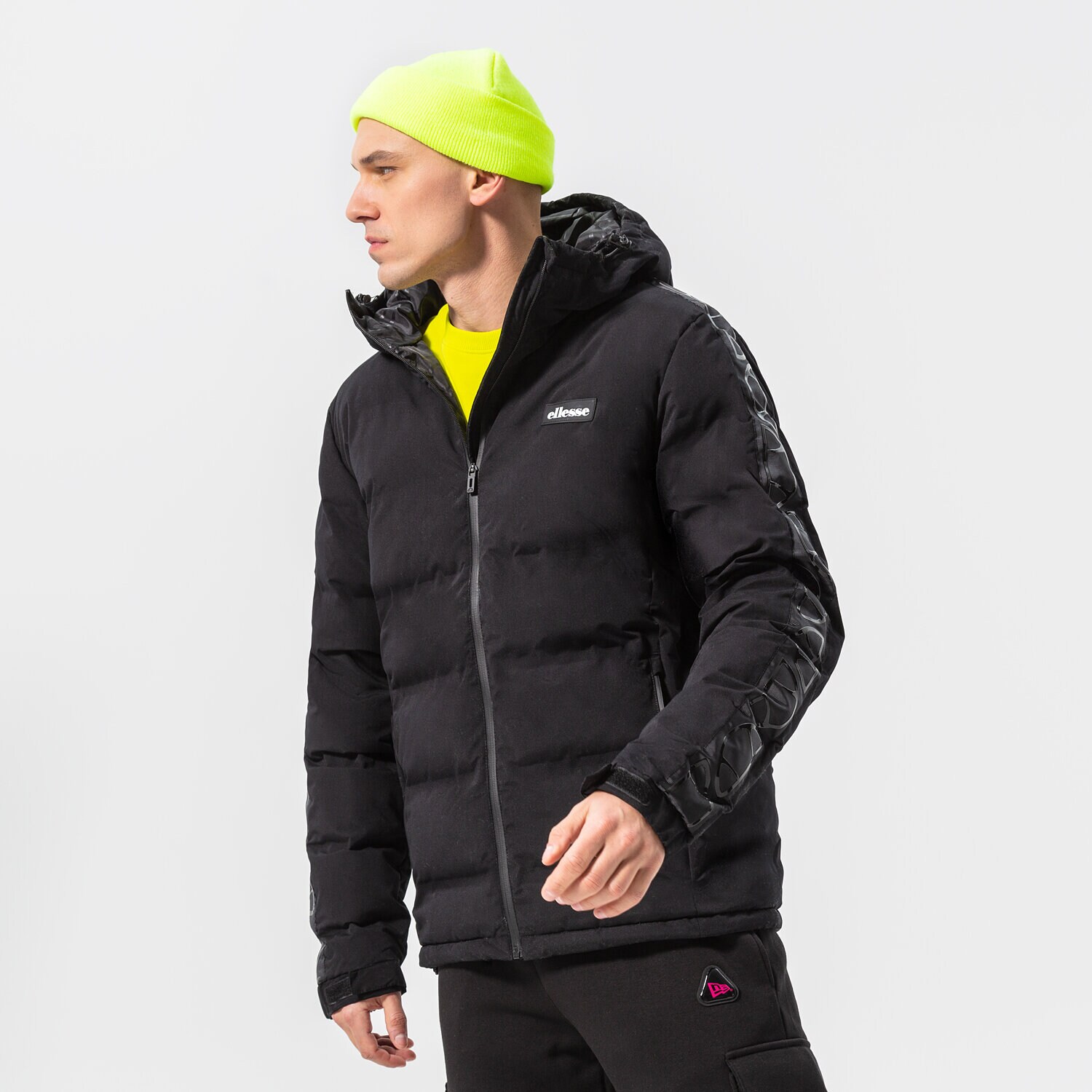 Bărbați eacă de iarnă ELLESSE JACHETĂ CU PUF BREATHARO JACKET BLK SHL13370011 Negru
