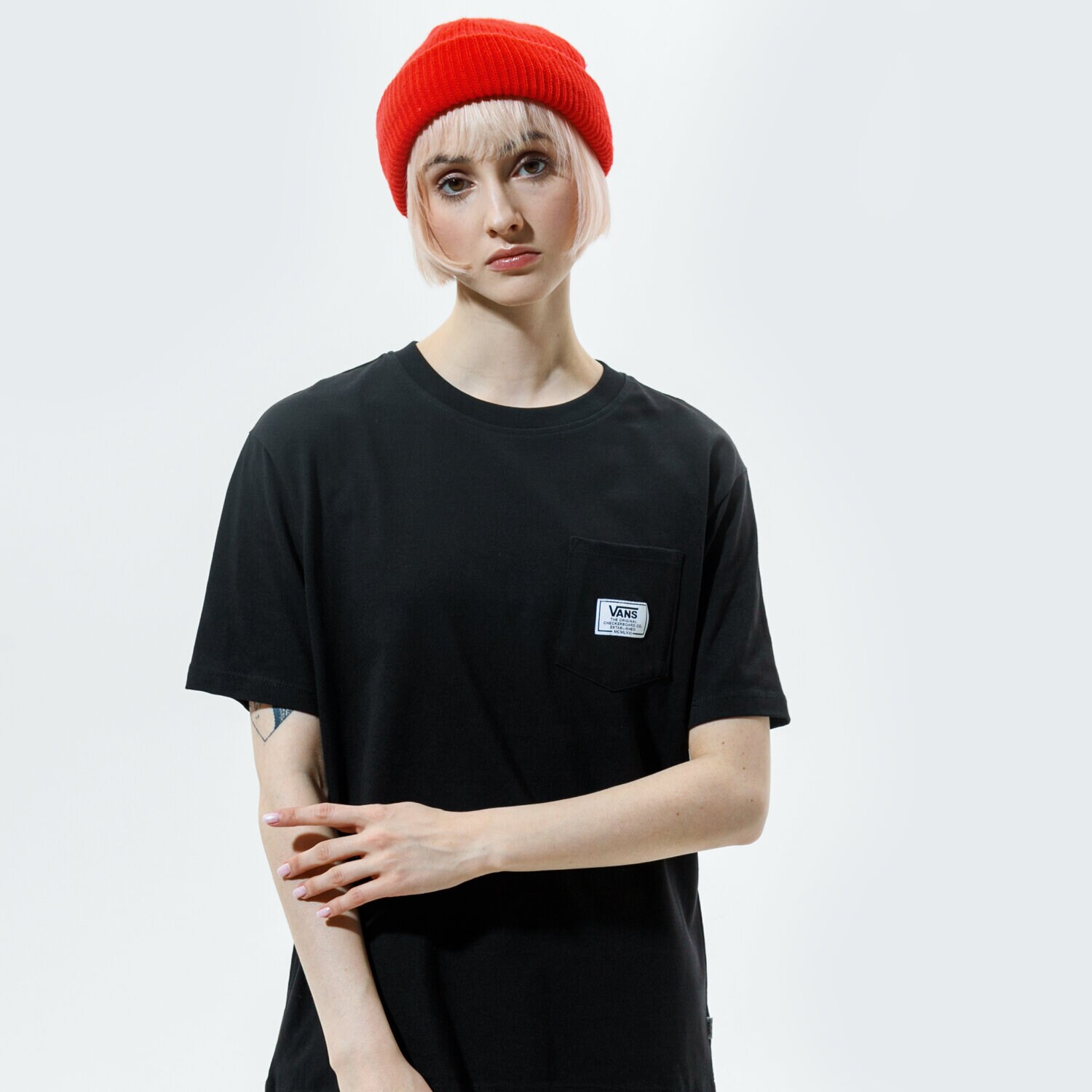 Femei tricou VANS TRICOU WM WOVEN PATCH POCKET BLACK VN0A5I8FBLK1 Negru