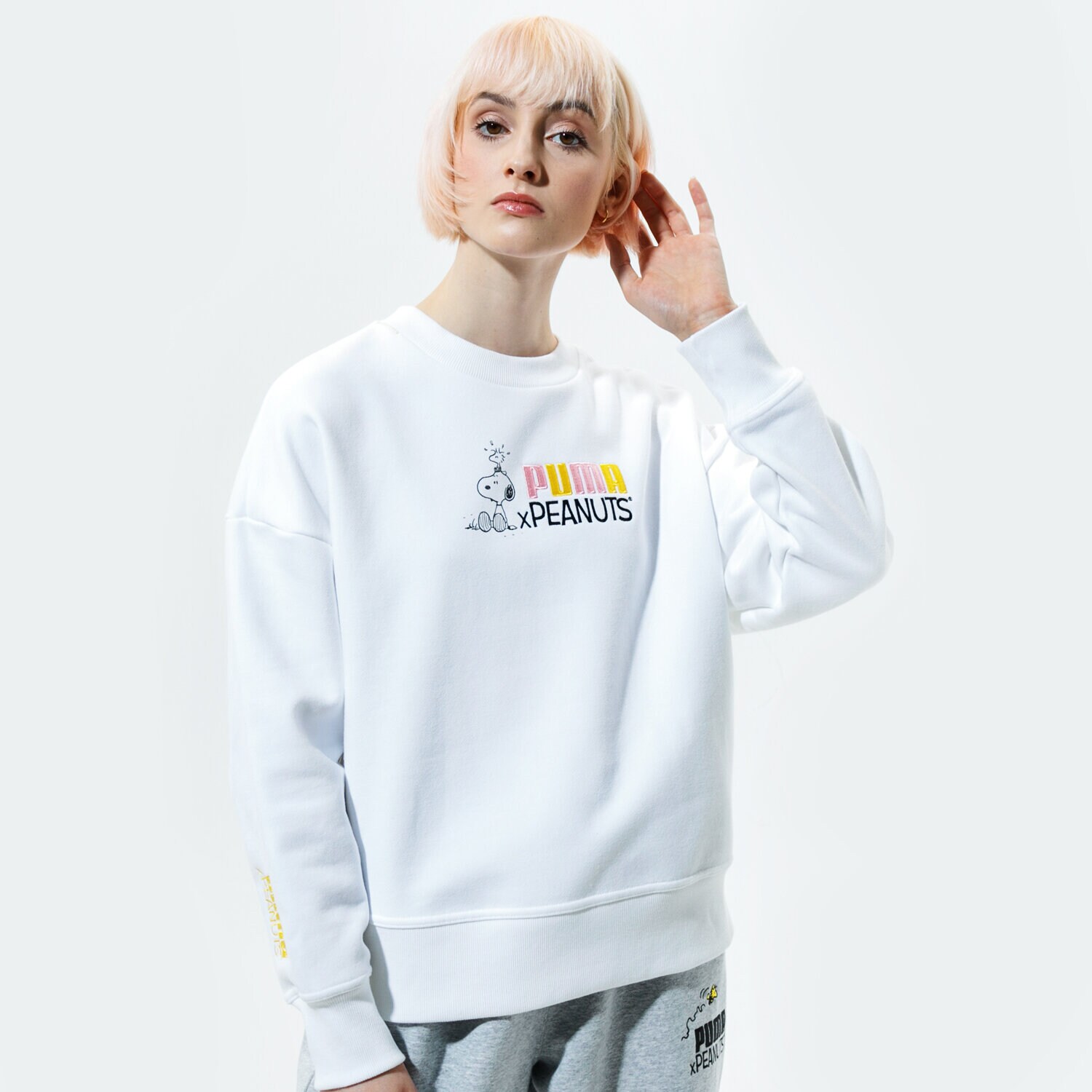 Femei bluză PUMA BLUZĂ PUMA X PEANUTS W CREW 53115902 Alb