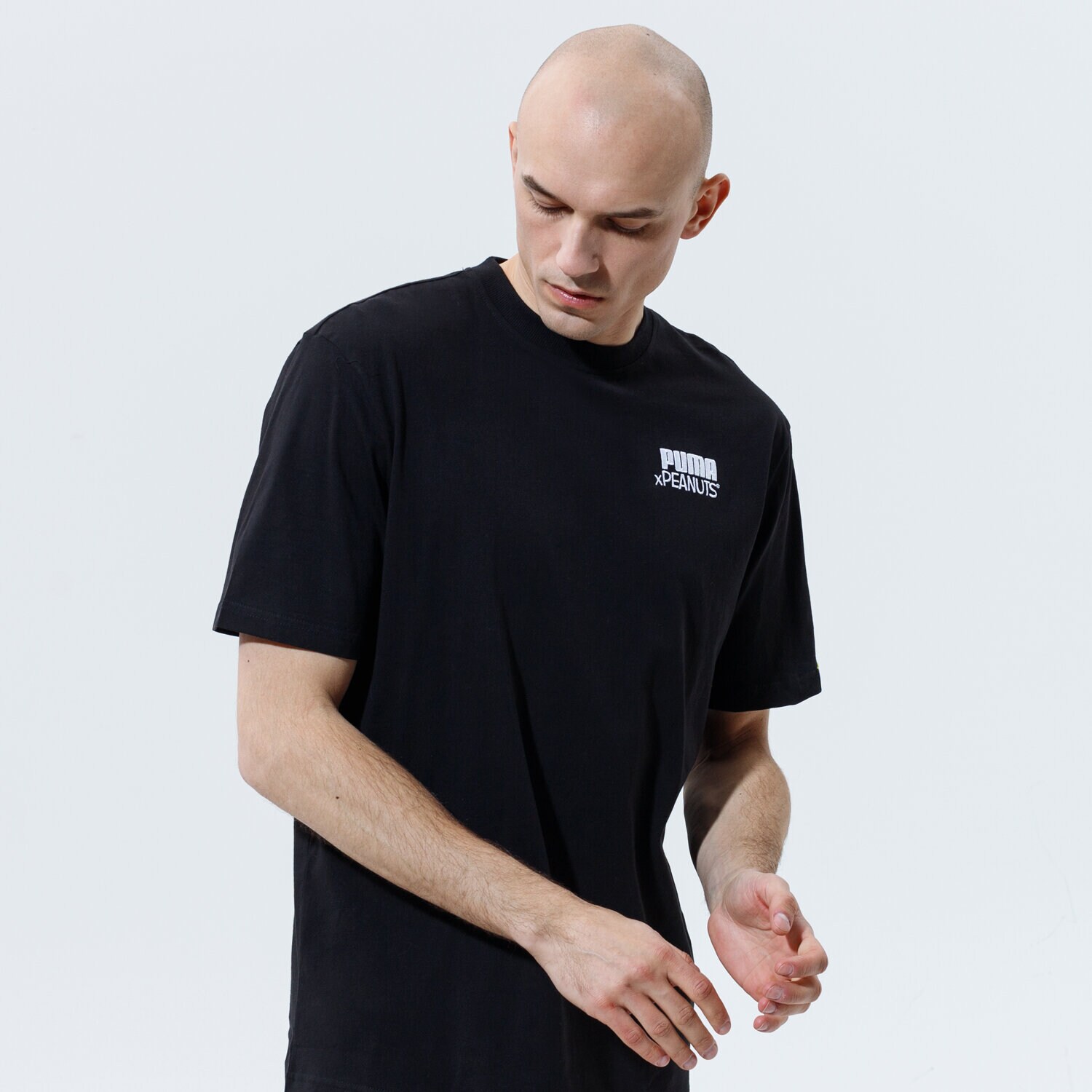 Bărbați tricou PUMA TRICOU PUMA X PEANUTS TEE 53061601 Negru