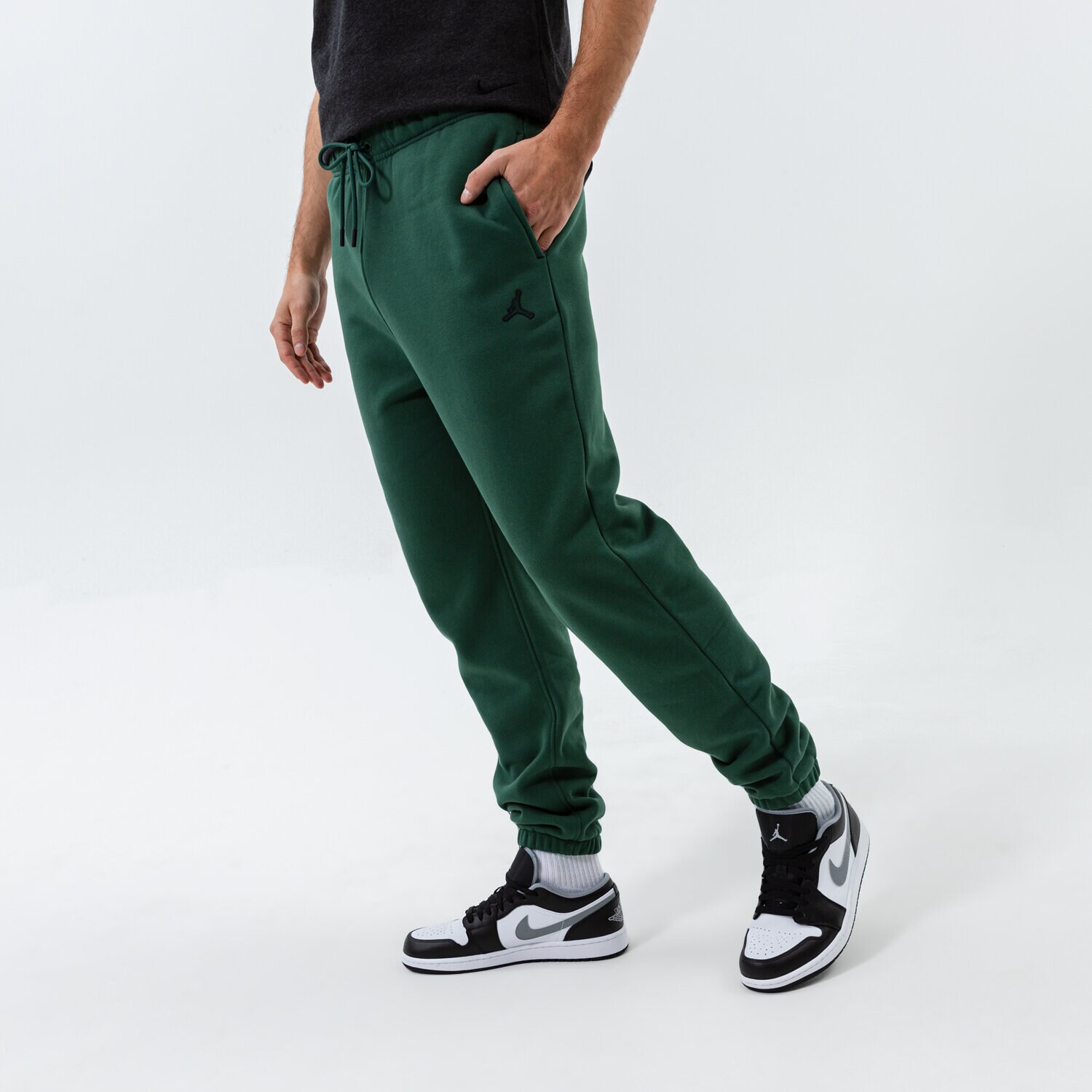Bărbați pantaloni JORDAN PANTALONI  M J ESS FLC PANT DA9820-333 Verde