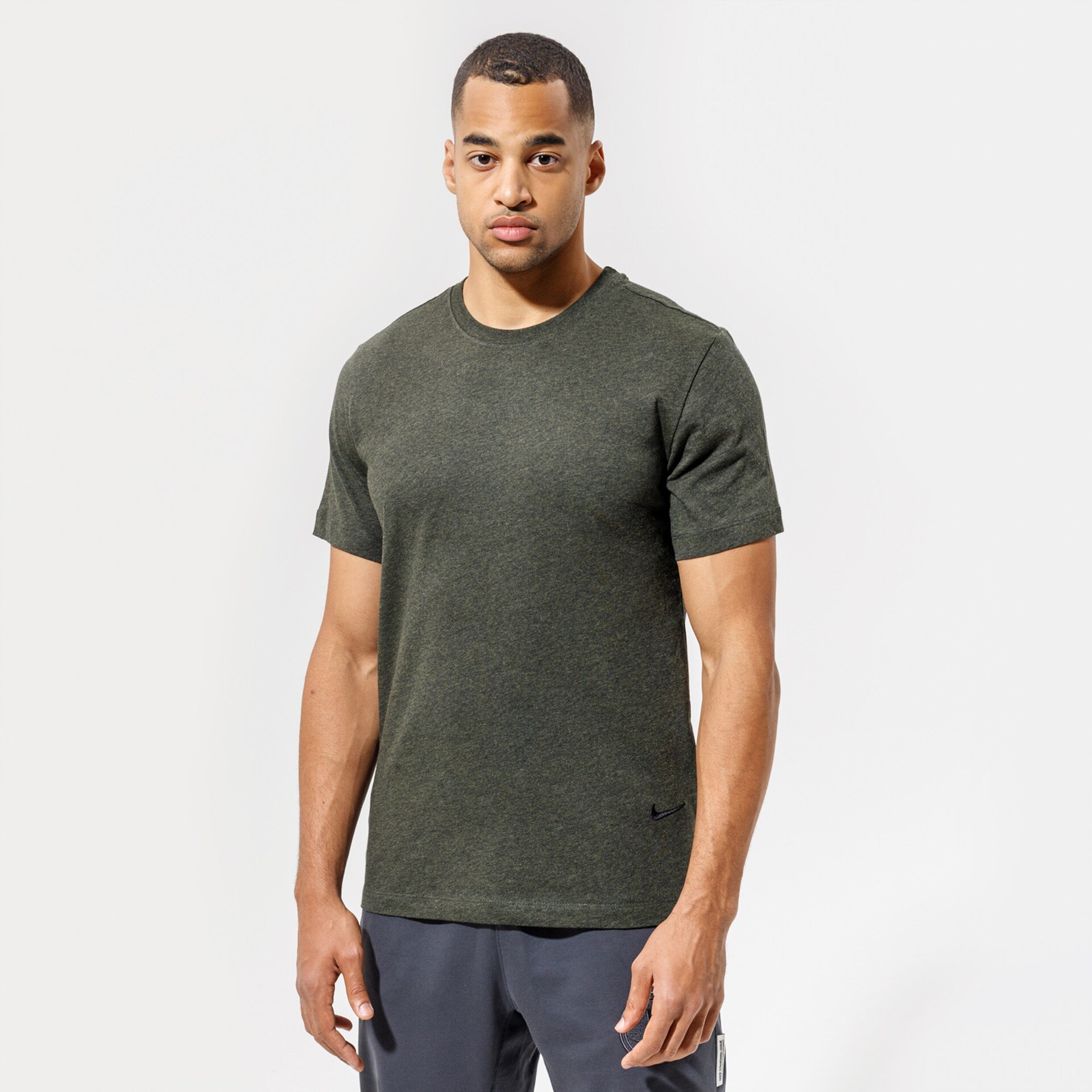 Bărbați tricou NIKE TRICOU M NSW TEE SUSTAINABILITY DM2386-355 Kaki