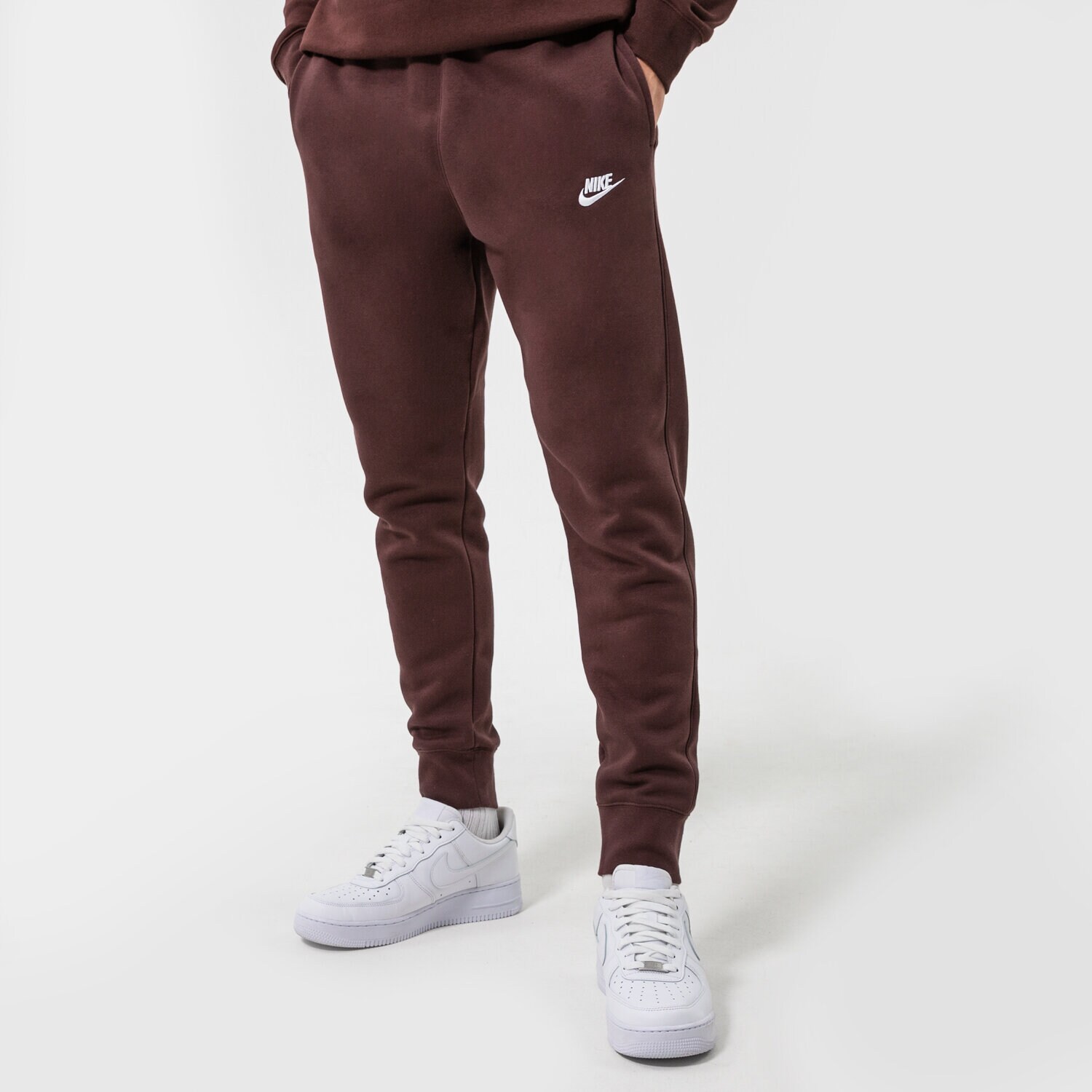 Bărbați pantaloni NIKE PANTALONI  SPORTSWEAR CLUB FLEECE BV2671-203 Bordo