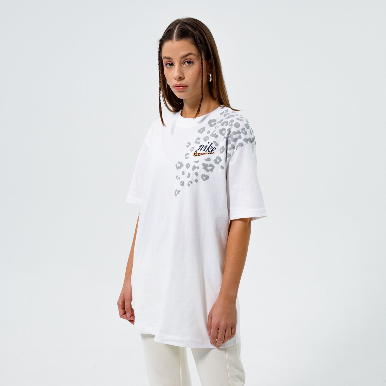 Femei tricou NIKE TRICOU W NSW TEE BF PATCH DM2806-100 Alb