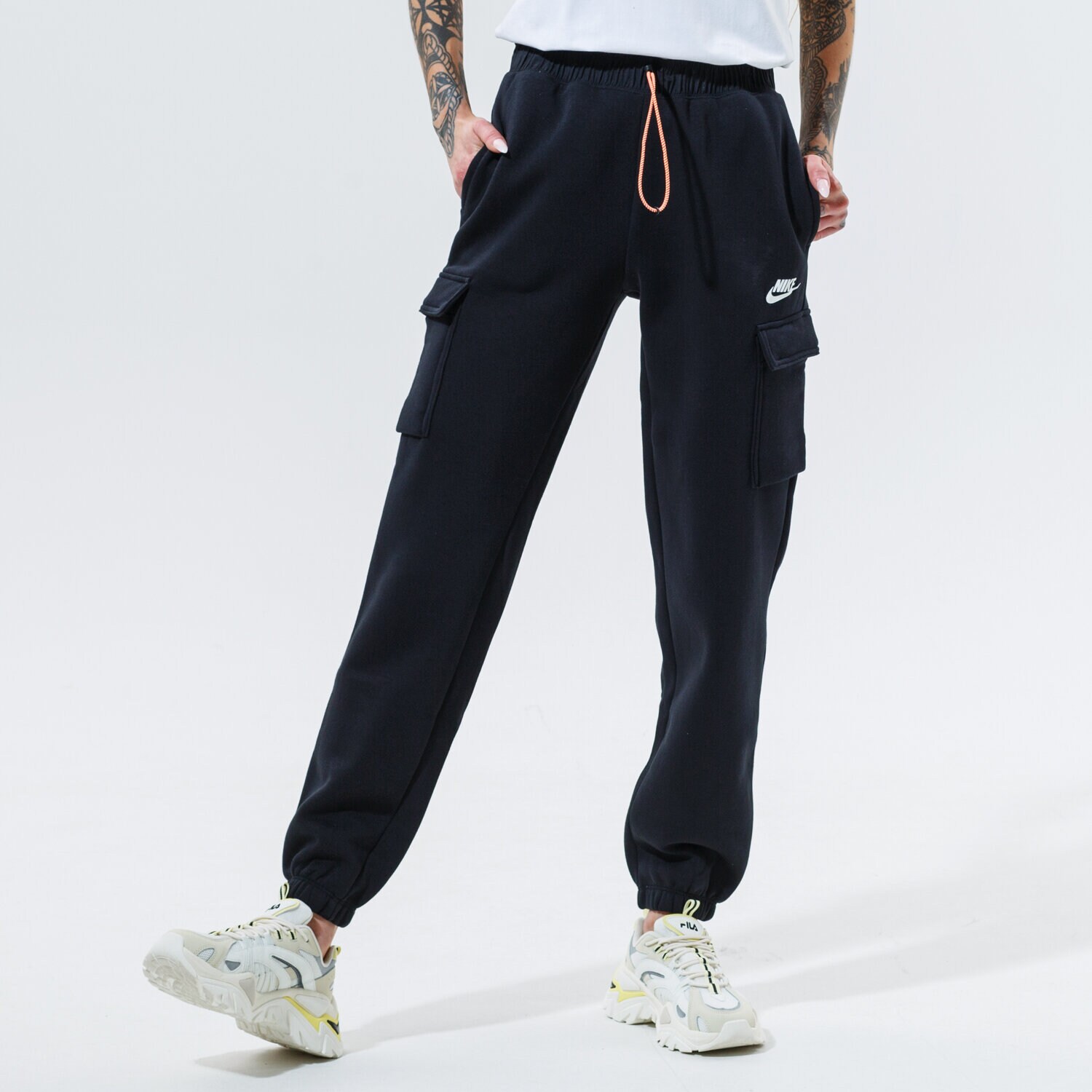 Femei pantaloni NIKE PANTALONI W NSW CARGO PANT LOOSE FLC UU DD3607-010 Negru