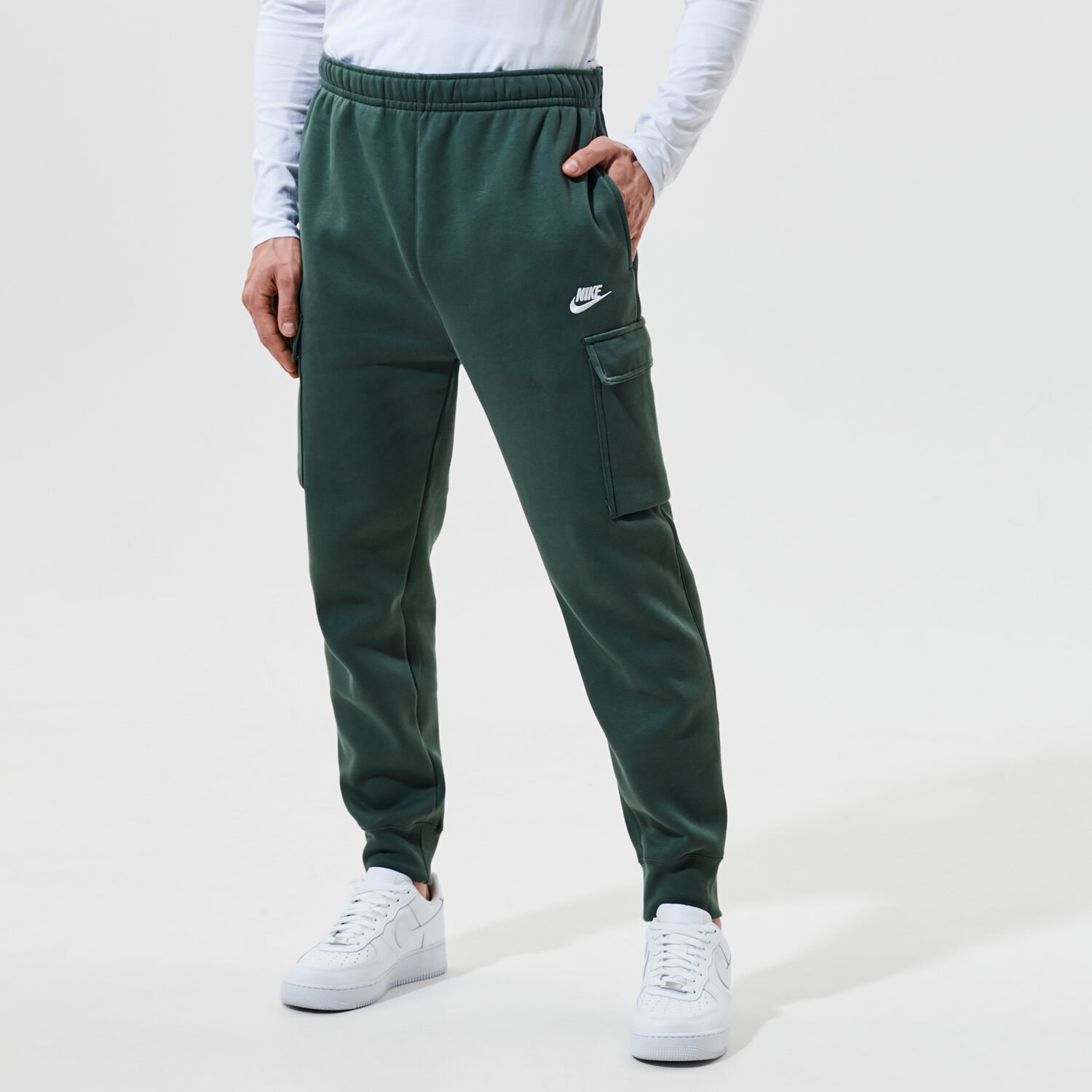 Bărbați pantaloni NIKE PANTALONI  M NSW CLUB PANT CARGO BB CD3129-370 Kaki