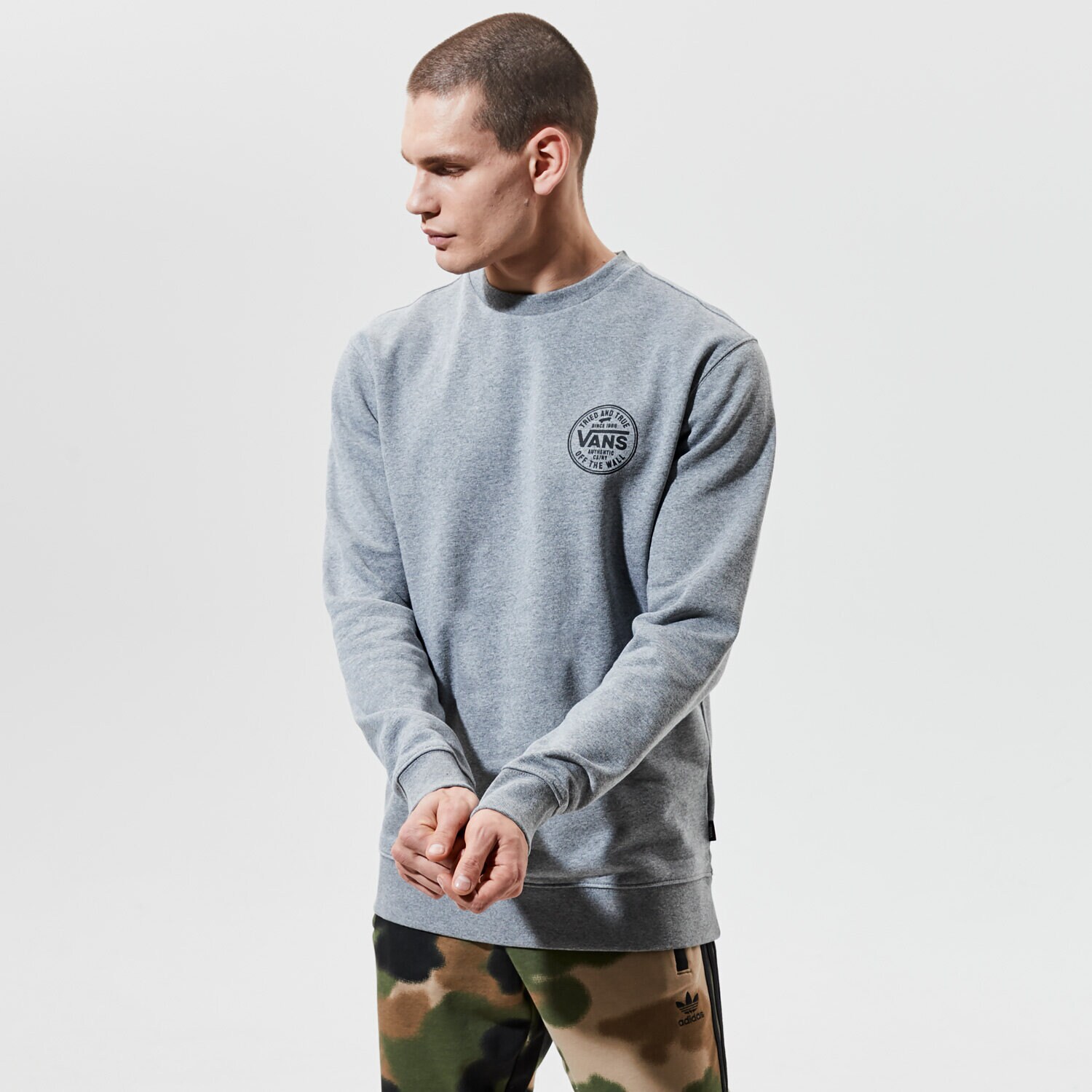Bărbați bluză VANS BLUZĂ MN TRIED AND TRUE CREW CEMENT HEATHER VN0A54AY02F1 Gri