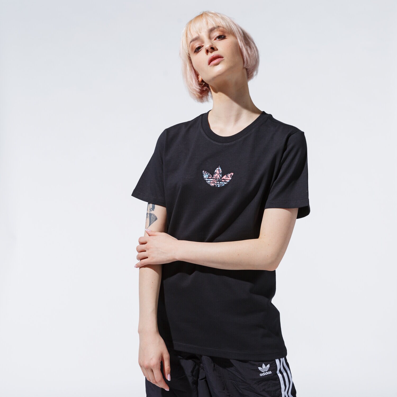 Femei tricou ADIDAS TRICOU TRICOU GN3043 Negru