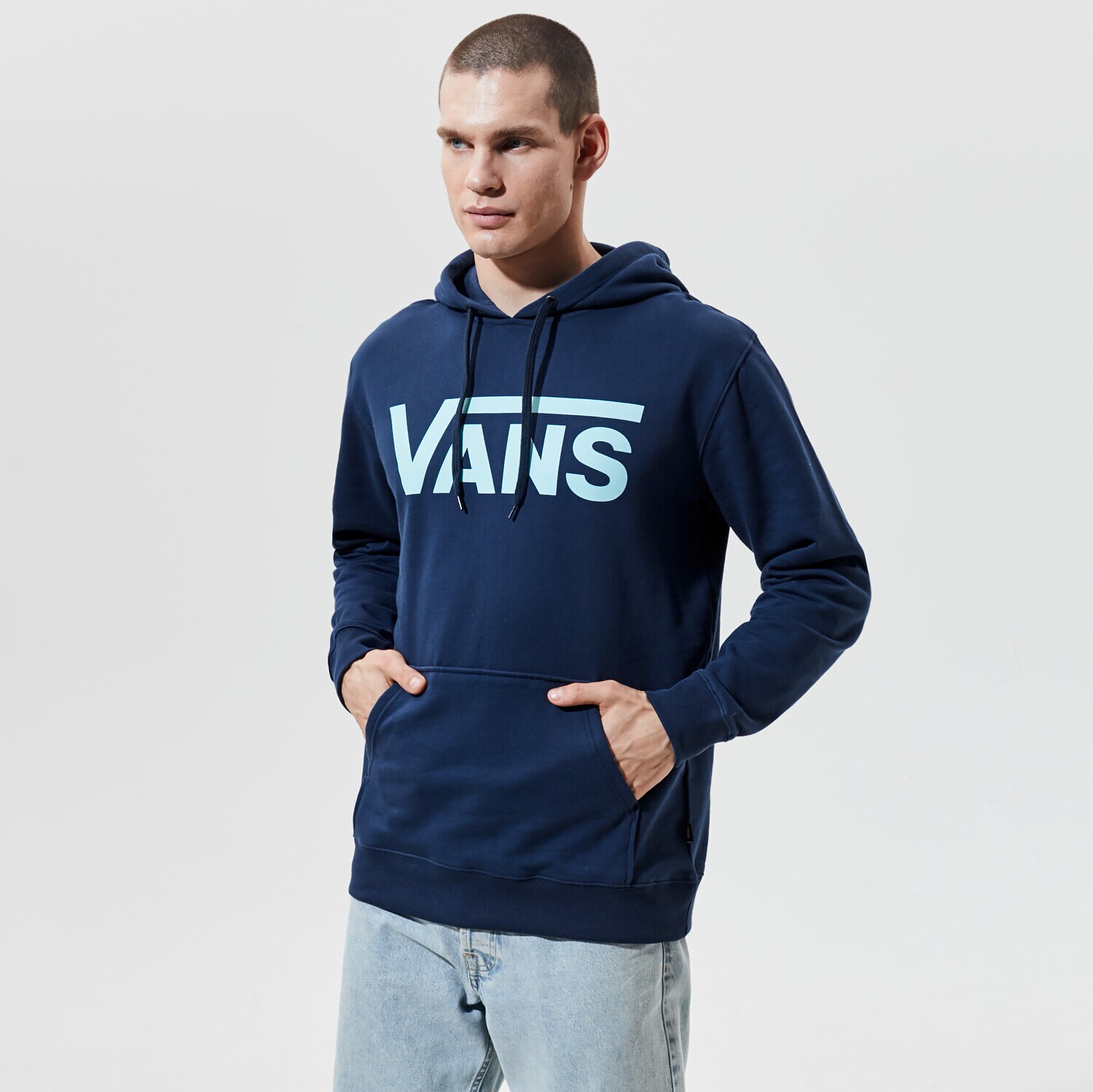 Bărbați bluză VANS BLUZĂ CU GLUGĂ MN VANS CLASSIC   PO HOODIE II TRENINGS VN0A456BZ561 Bleumarin