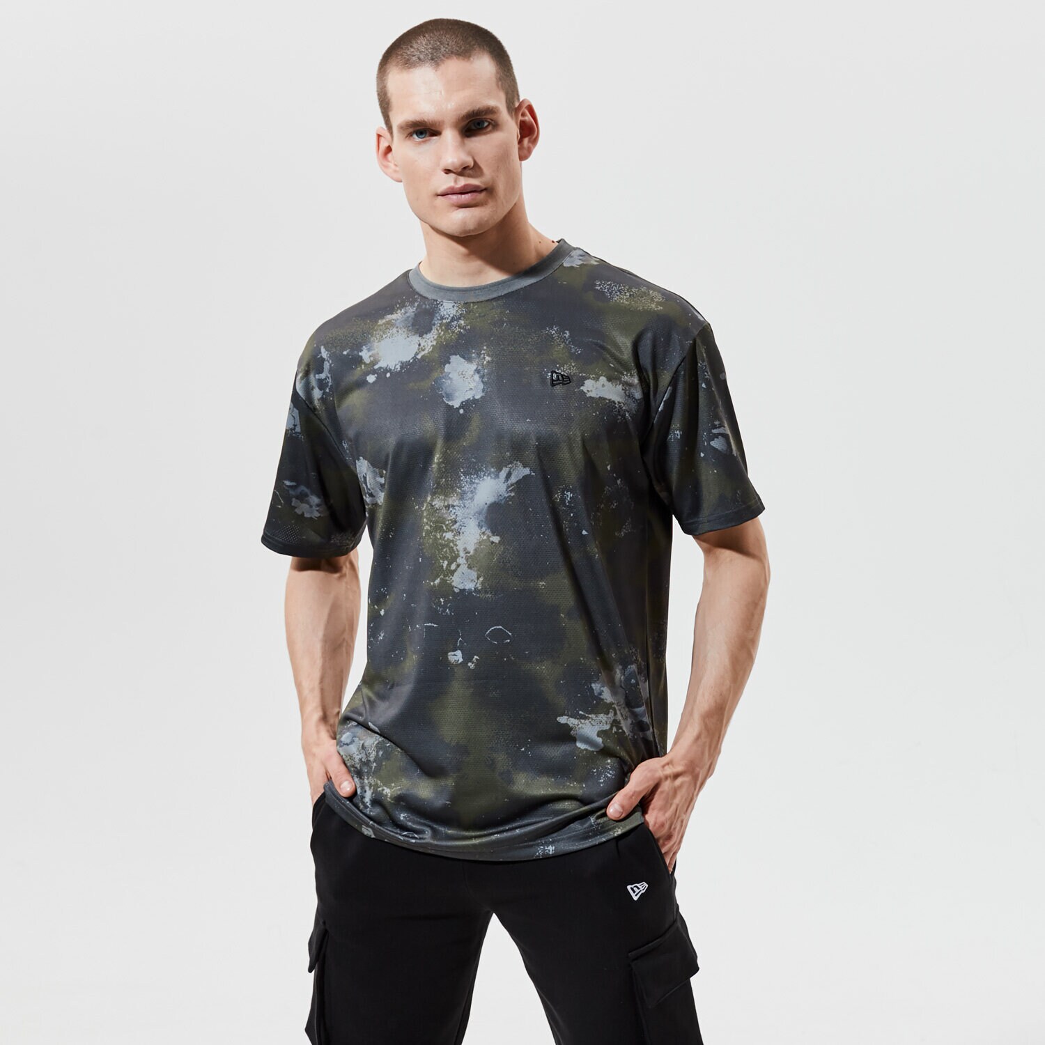 Bărbați tricou NEW ERA TRICOU OUTDOOR UTILITY OVERSIZEDTEE NEW ERA NOV 12590873 Mulicolor