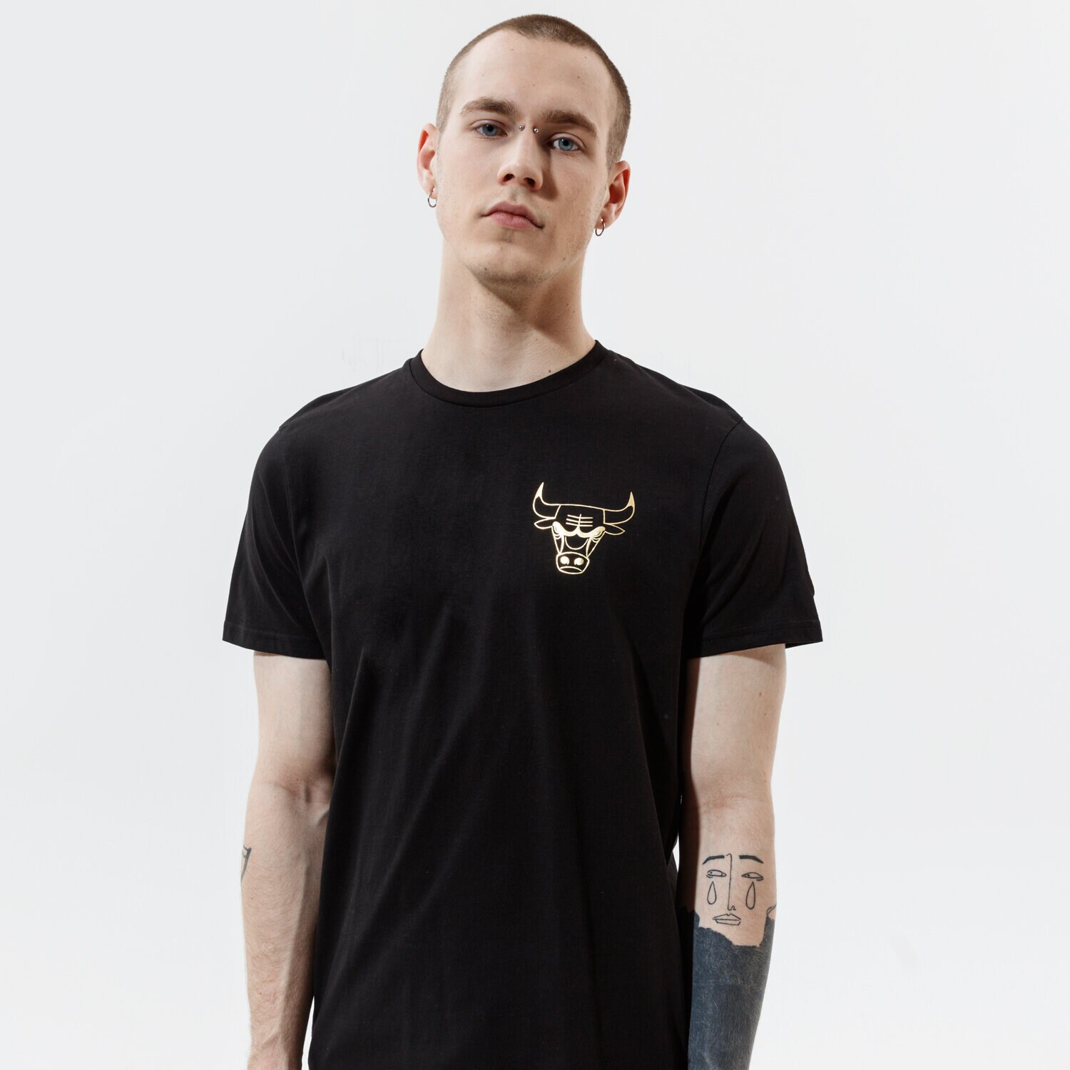 Bărbați tricou NEW ERA TRICOU NEW ERA METALLIC CHICAGO CHICAGO BULLS BLK 12590868 Negru