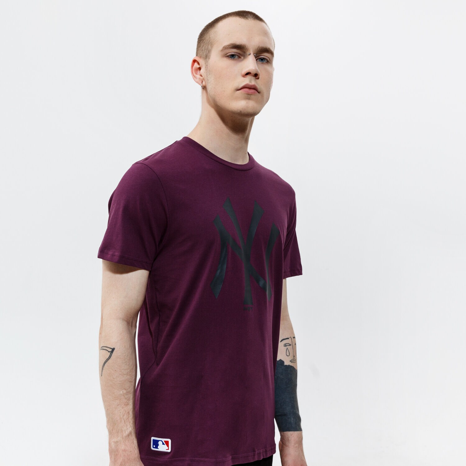 Bărbați tricou NEW ERA TRICOU MLB SEASONAL TEAM LOGO NYY NEW YORK YANKEES D 12553356 Violet