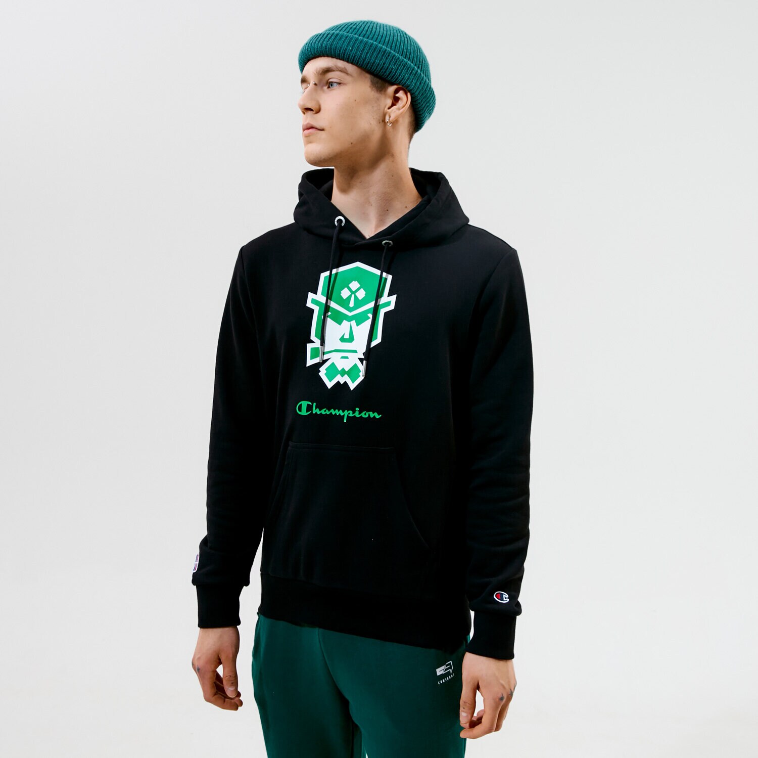 Bărbați bluză CHAMPION BLUZĂ CU GLUGĂ HOODED SWEATSHIRT 214985KK001 Negru