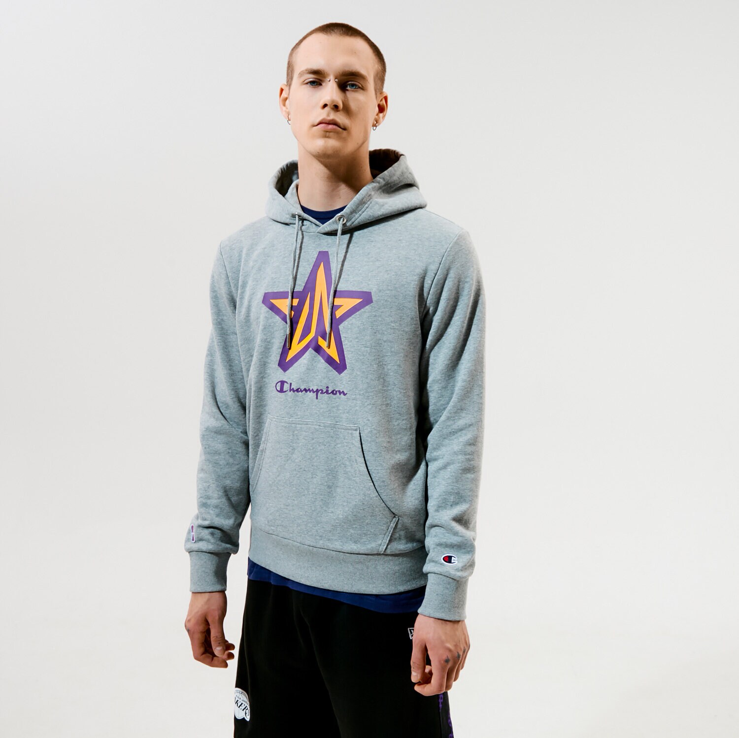 Bărbați bluză CHAMPION BLUZĂ CU GLUGĂ HOODED SWEATSHIRT 214986EM006 Gri
