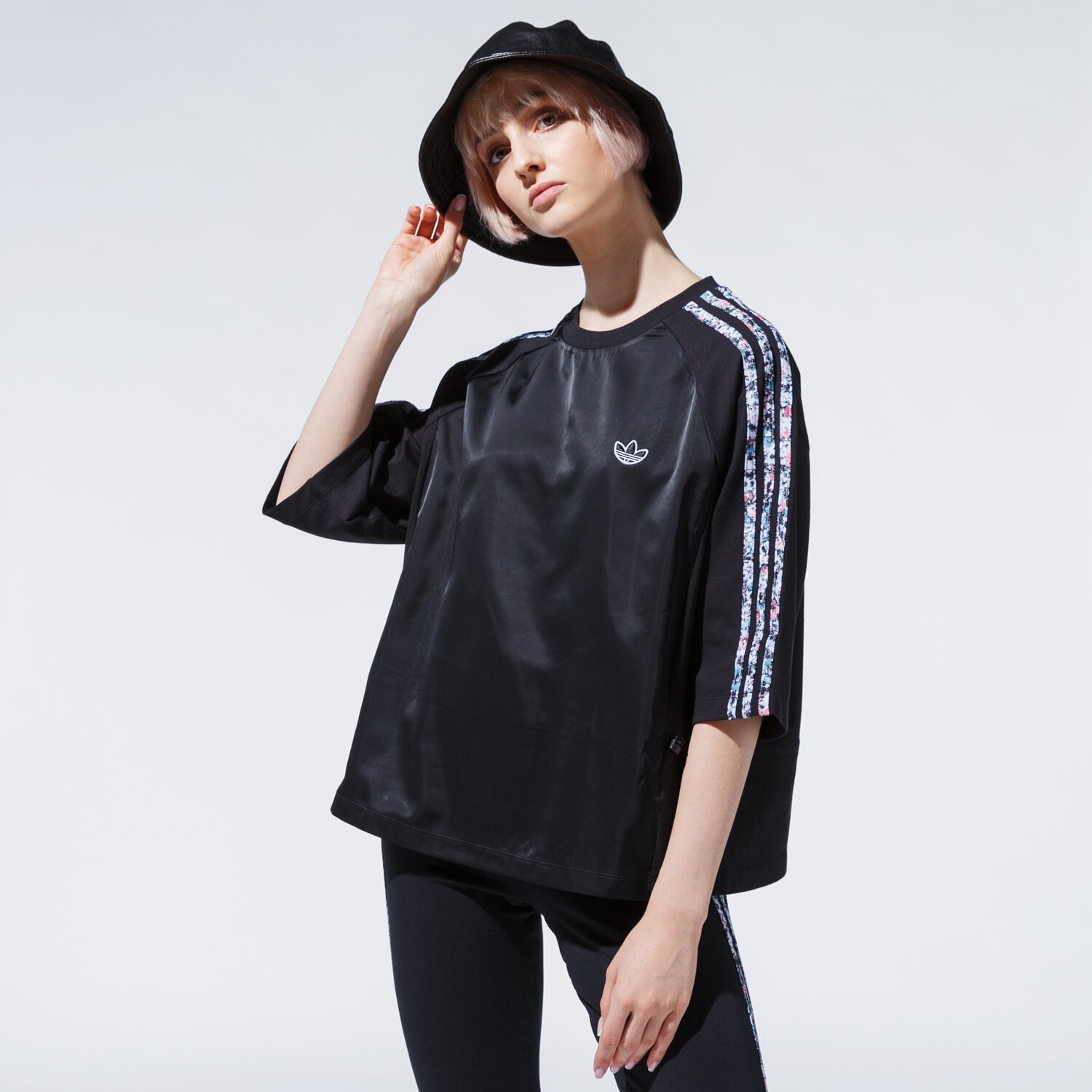 Femei tricou ADIDAS TRICOU BOXY TRICOU GN3118 Negru